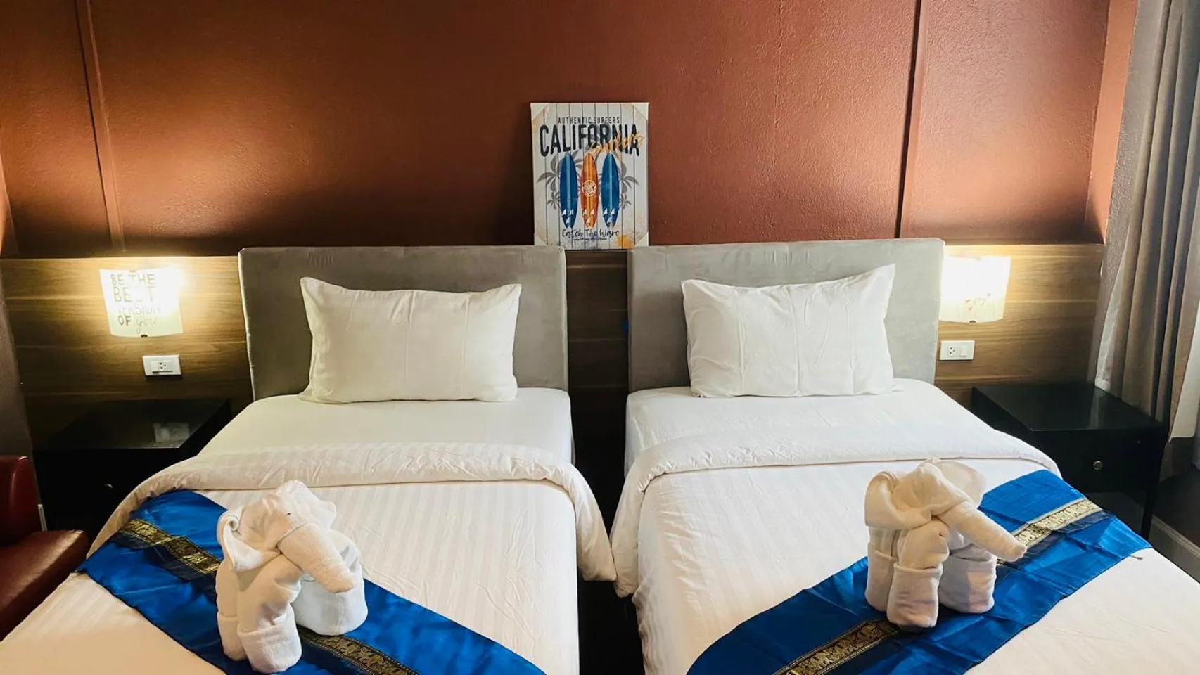 Bed in Bella Vista Beach Resort Koh Lipe