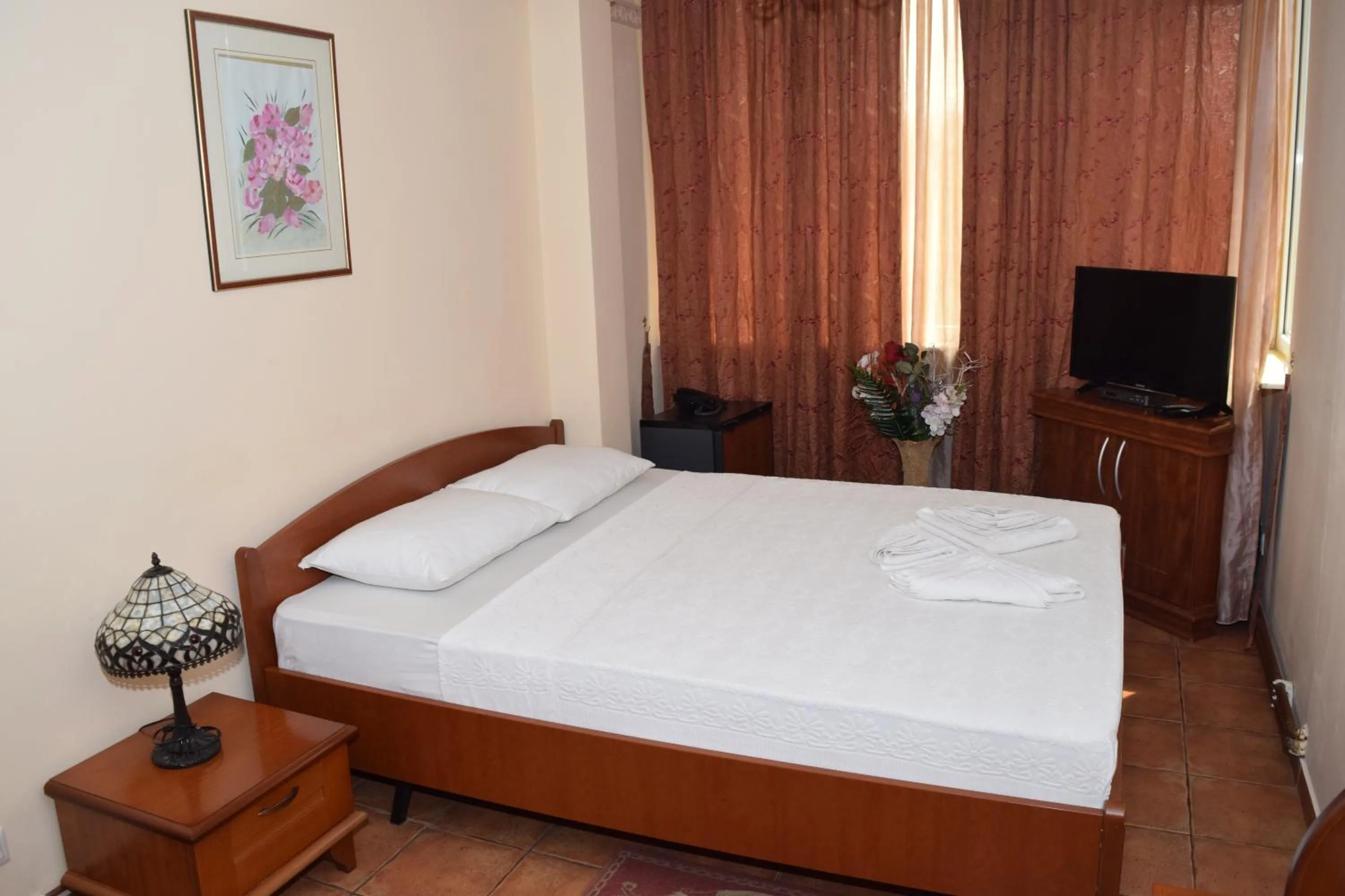 TV and multimedia, Bed in Hotel Tivoli