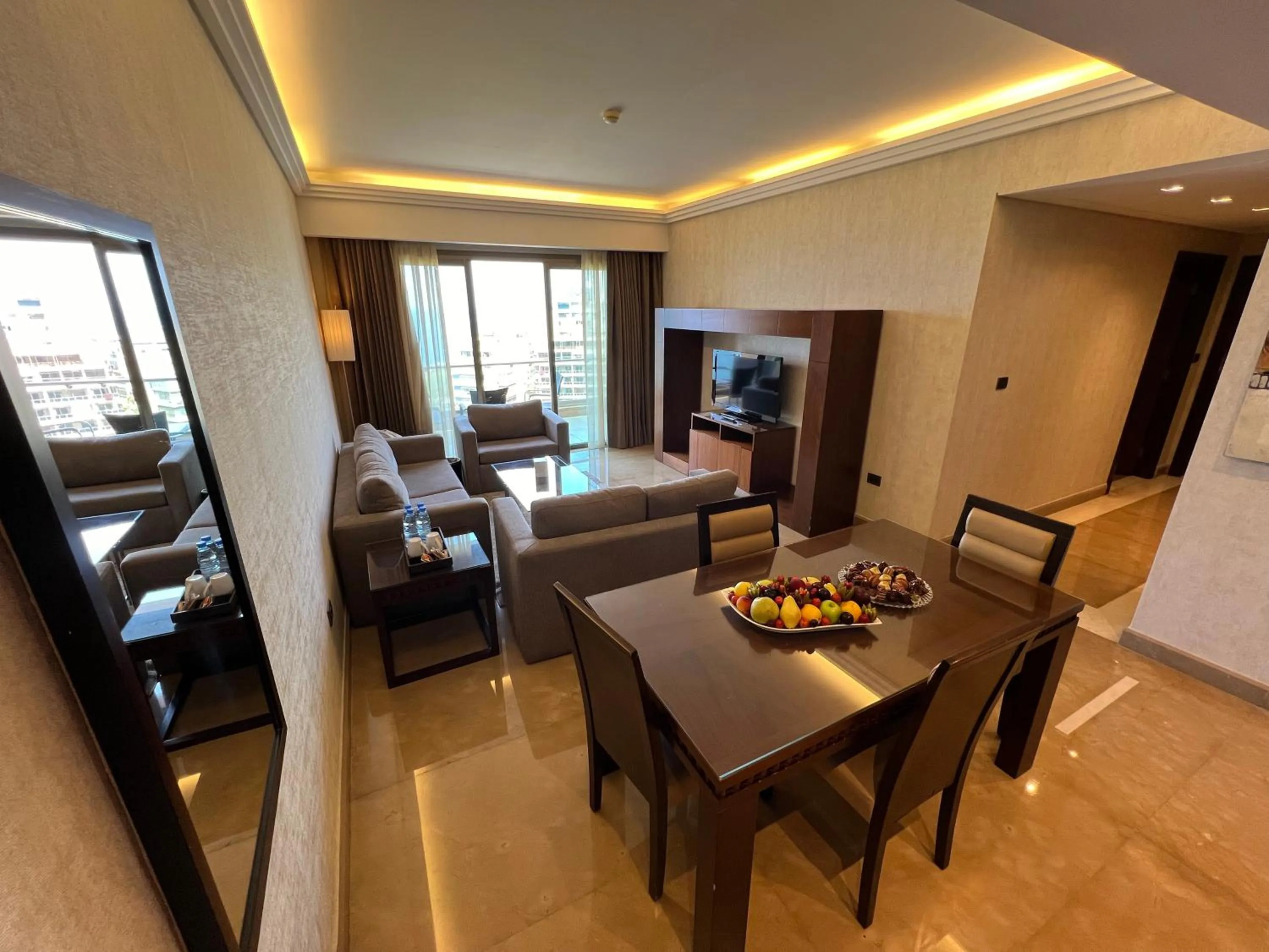 Living room in Lancaster Suites Raouche