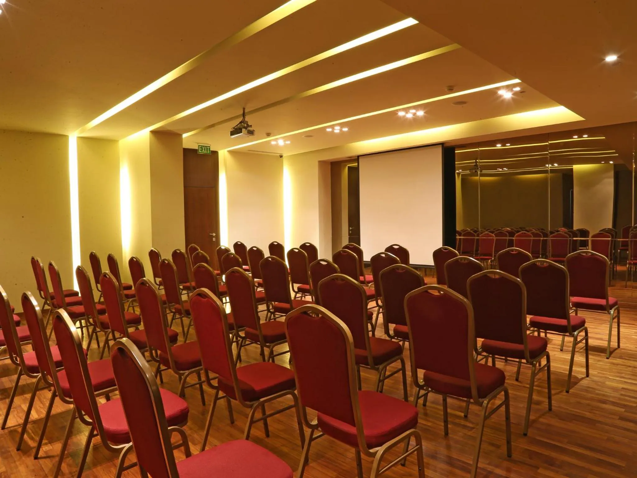 Banquet/Function facilities in Lancaster Suites Raouche