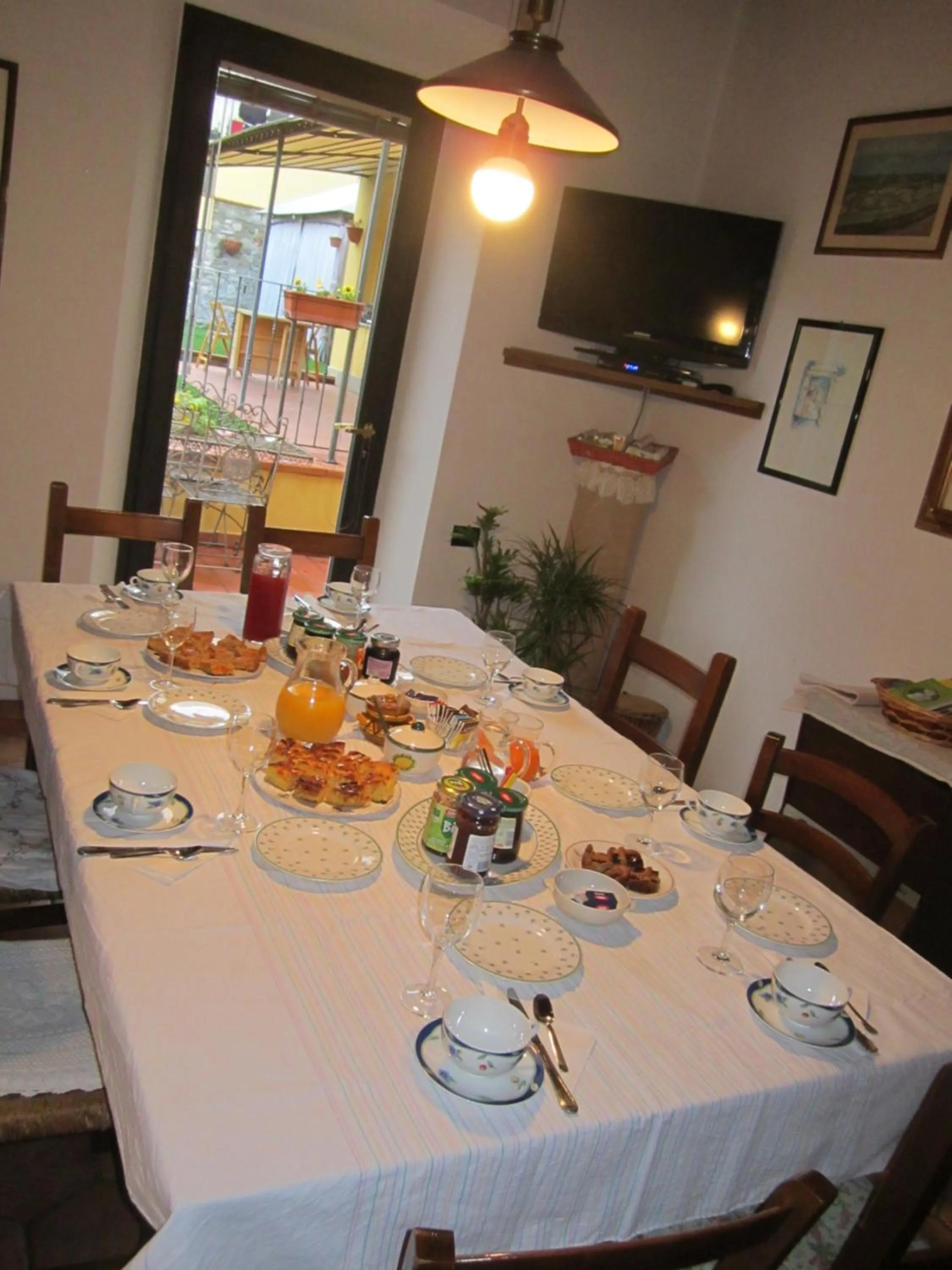 Breakfast in B&B "La Pieve" - Locanda per Viandanti