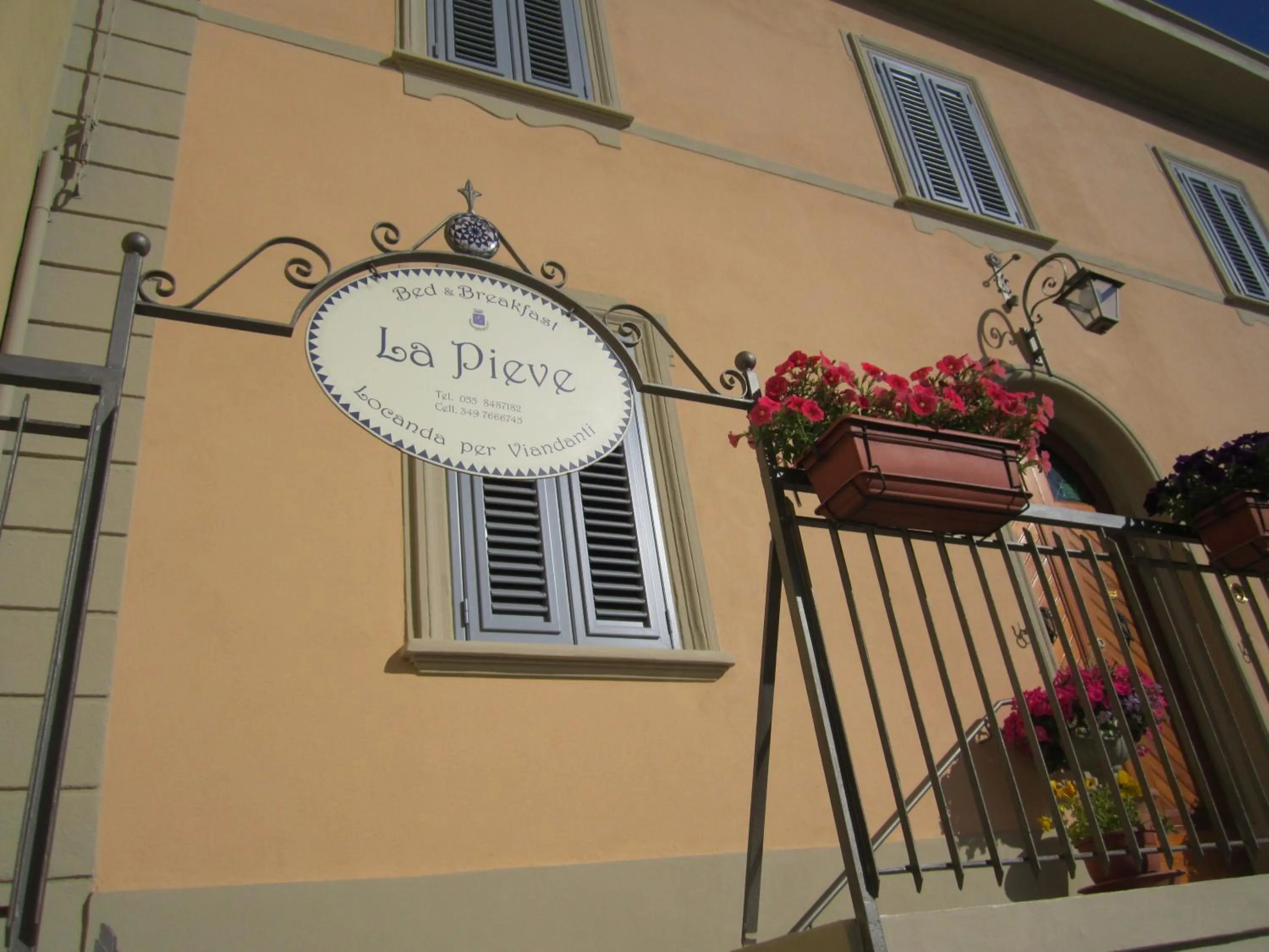 Property logo or sign in B&B "La Pieve" - Locanda per Viandanti