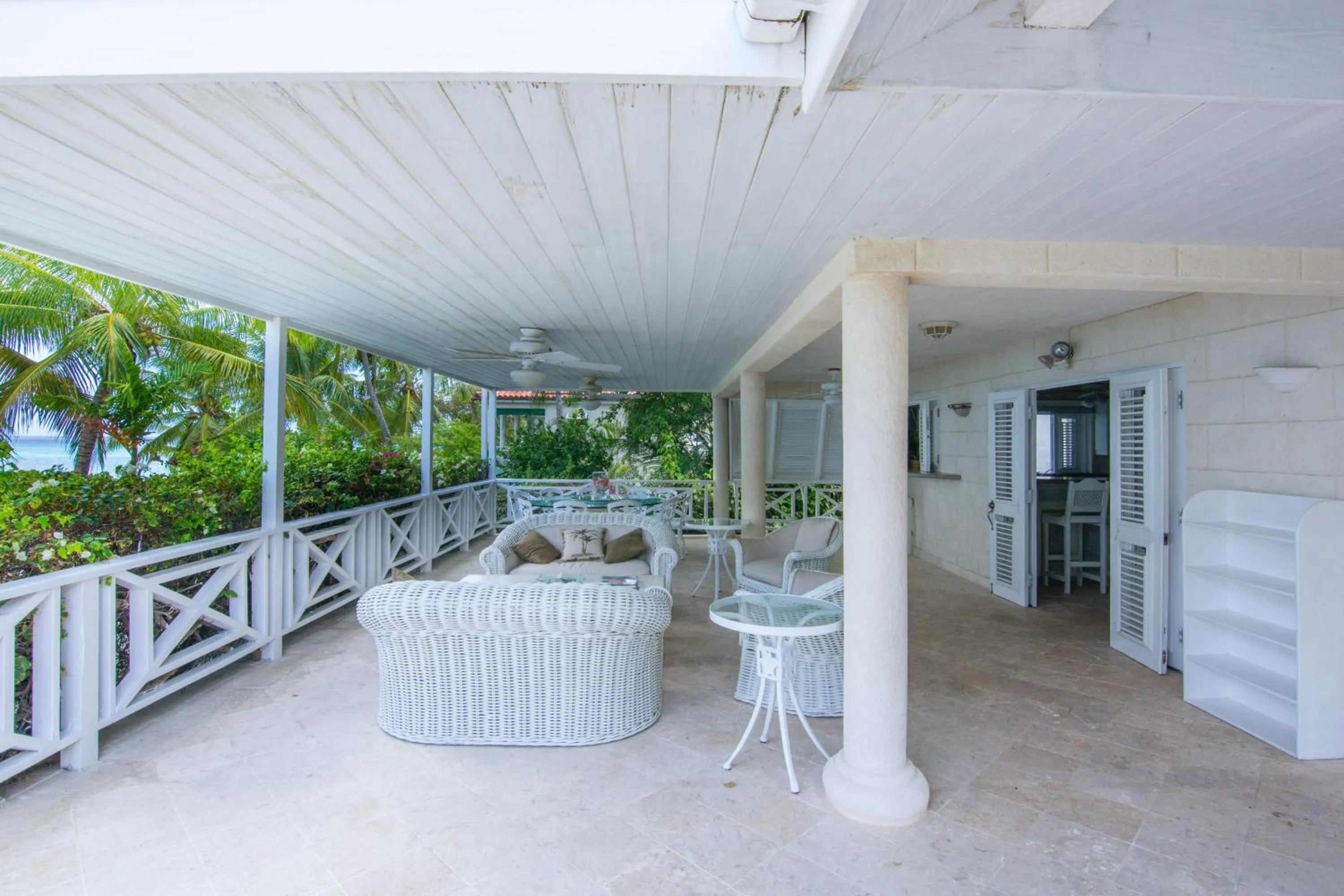 Patio in Tantalus Villa
