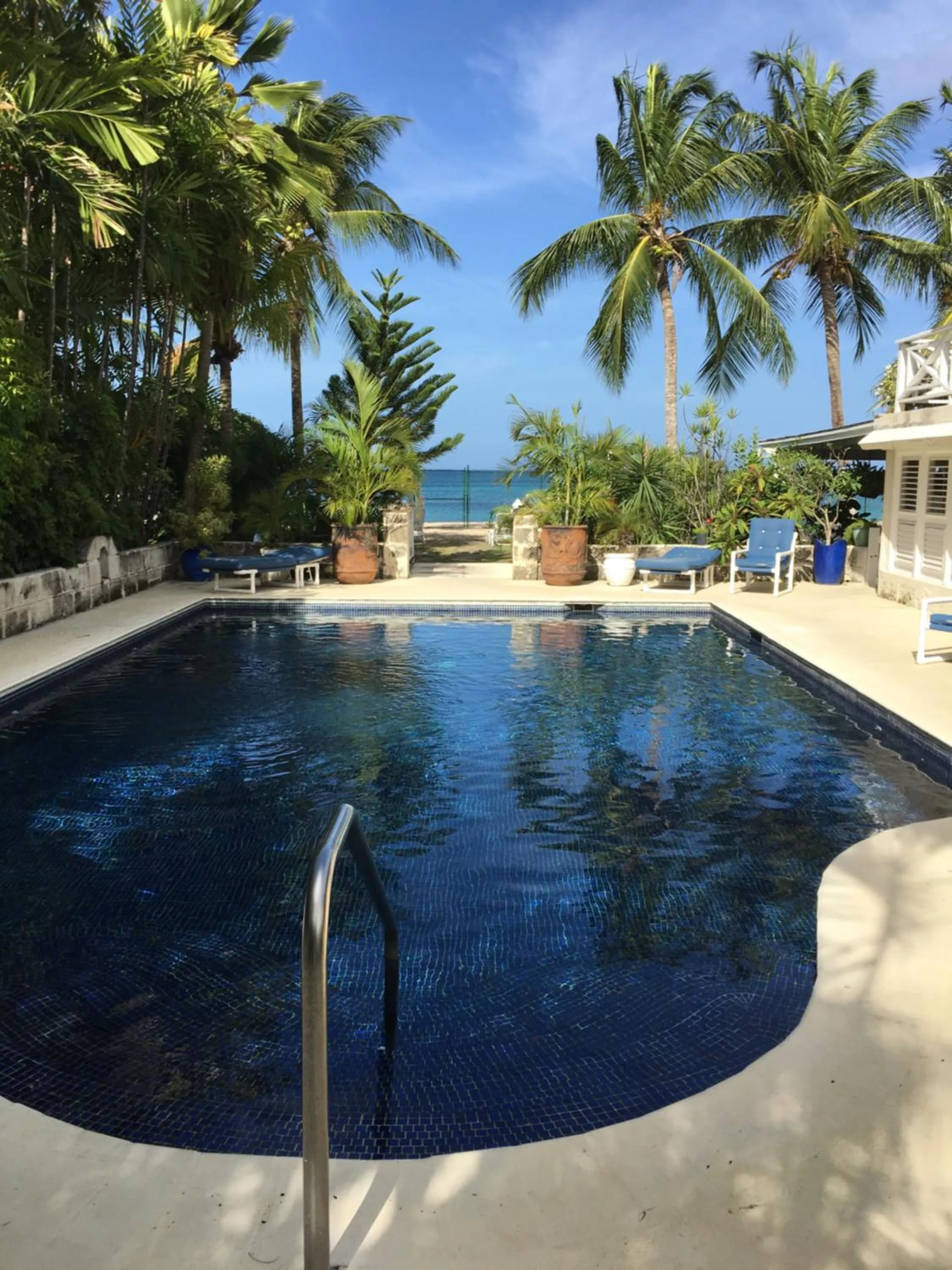 Swimming pool in Tantalus Villa