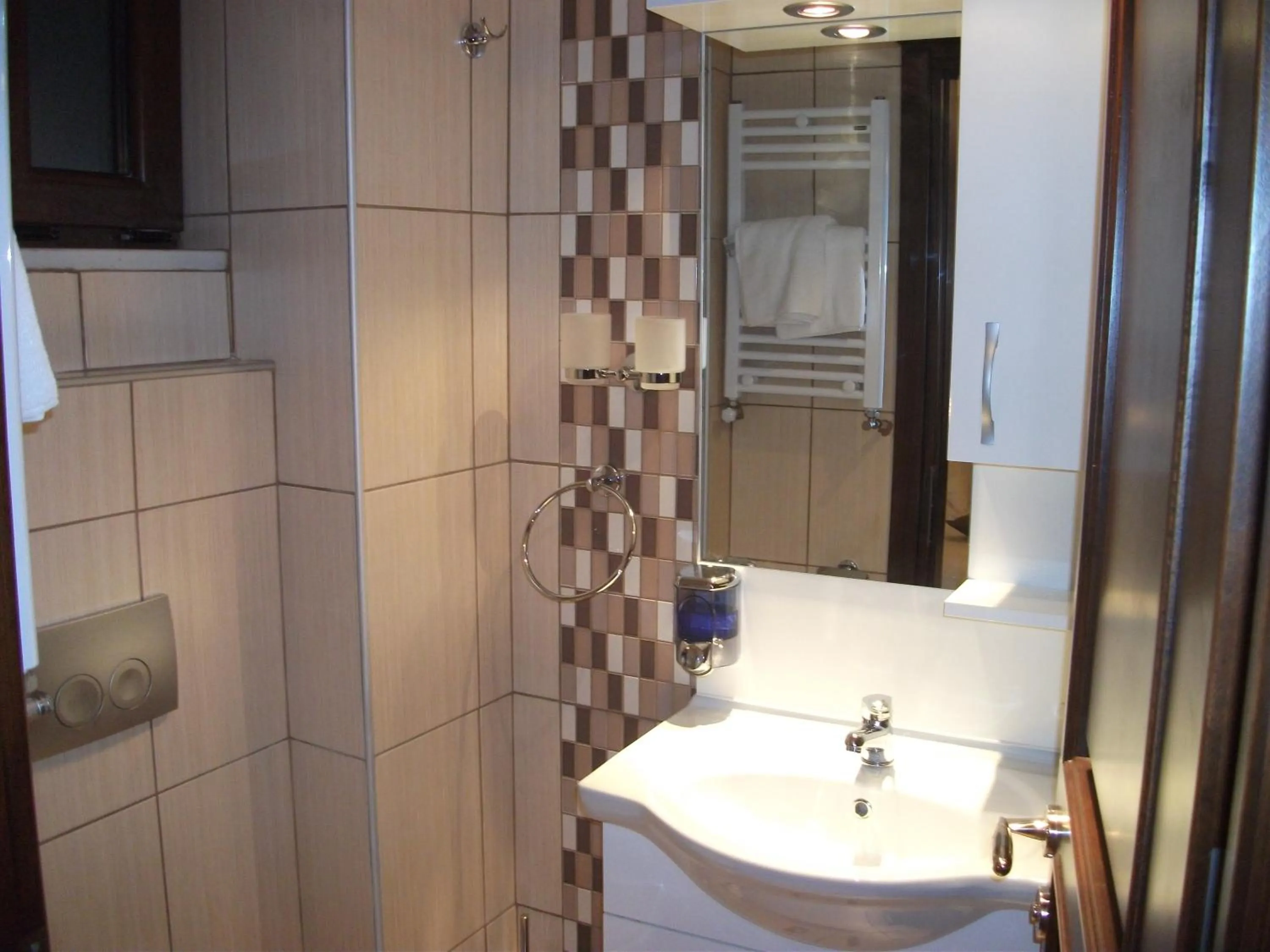 Bathroom in Sultan Palace Hotel