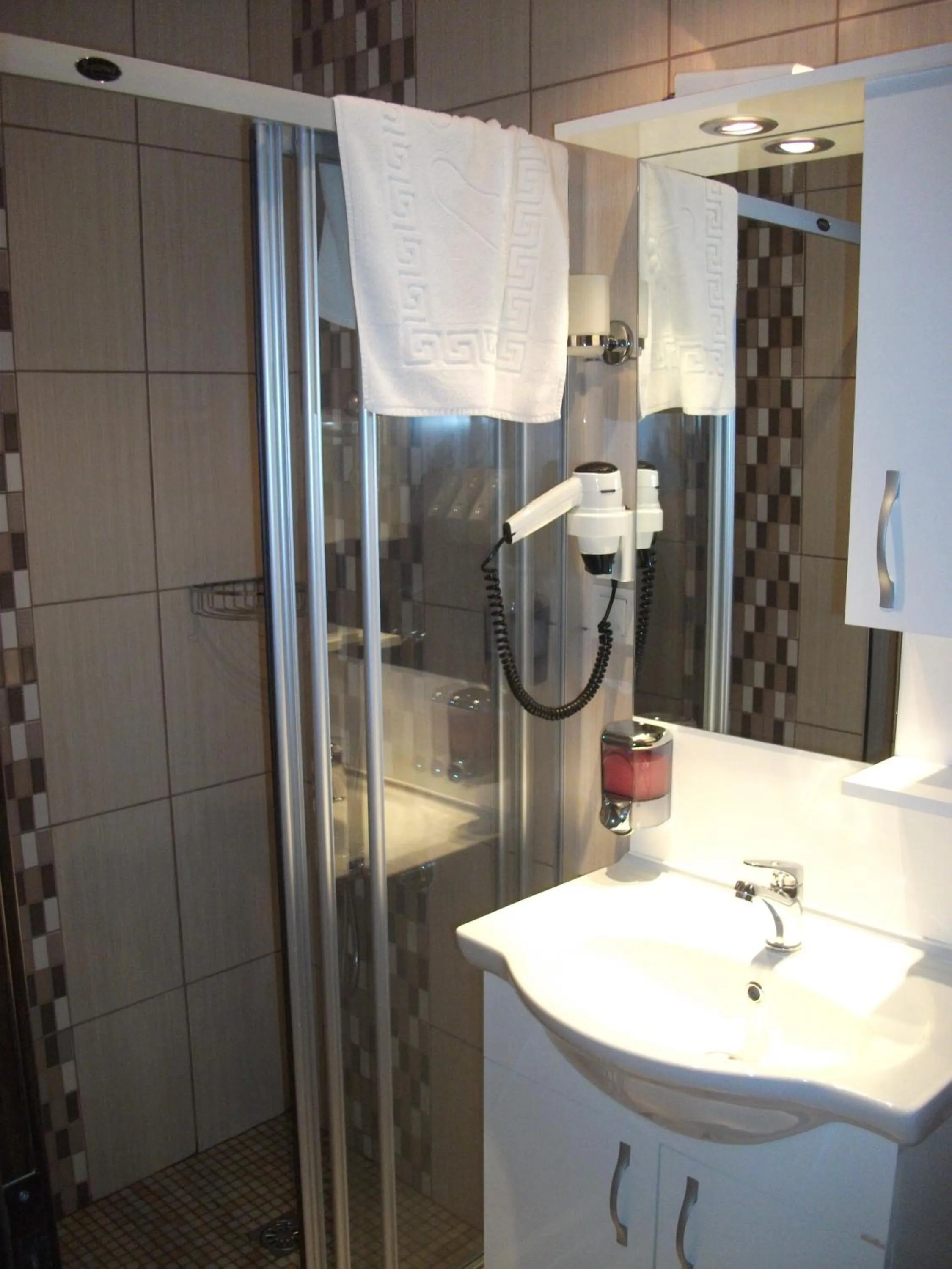 Bathroom in Sultan Palace Hotel