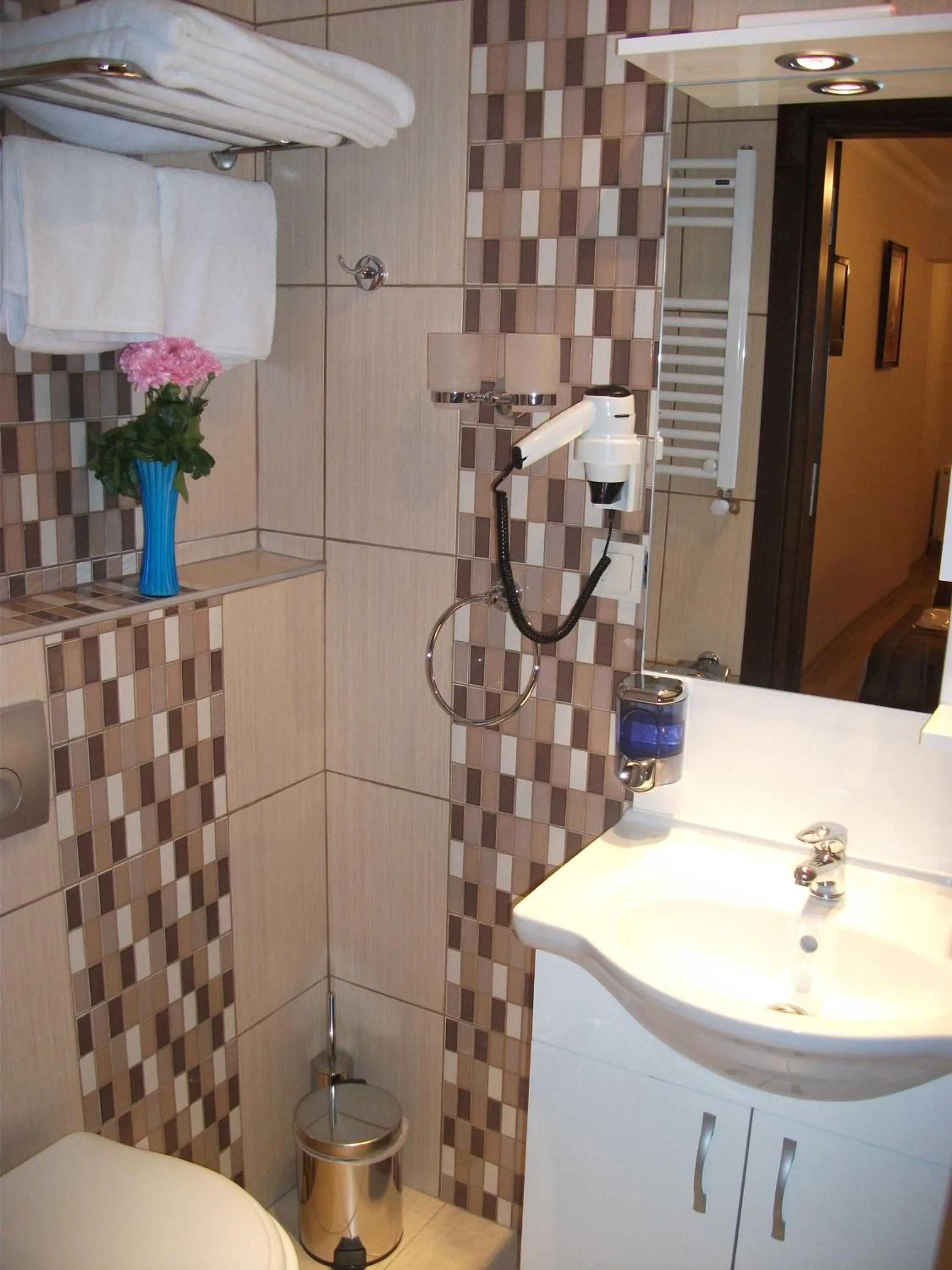 Bathroom in Sultan Palace Hotel