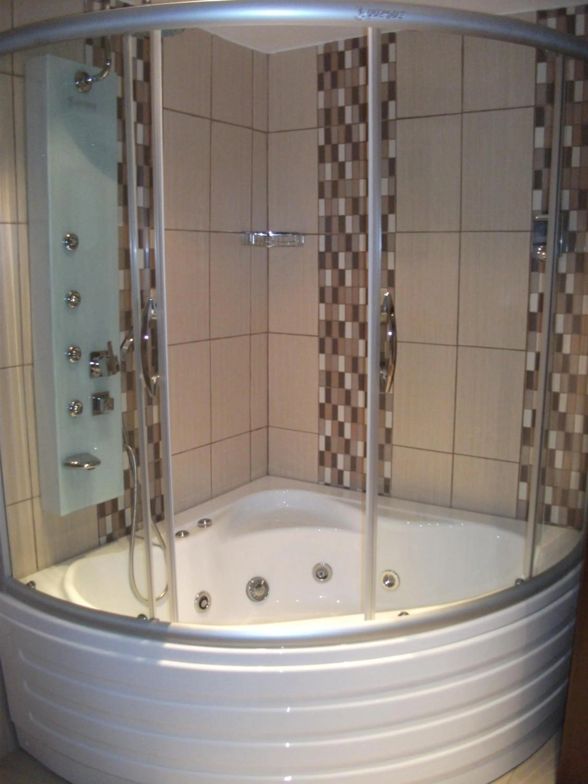 Bathroom in Sultan Palace Hotel