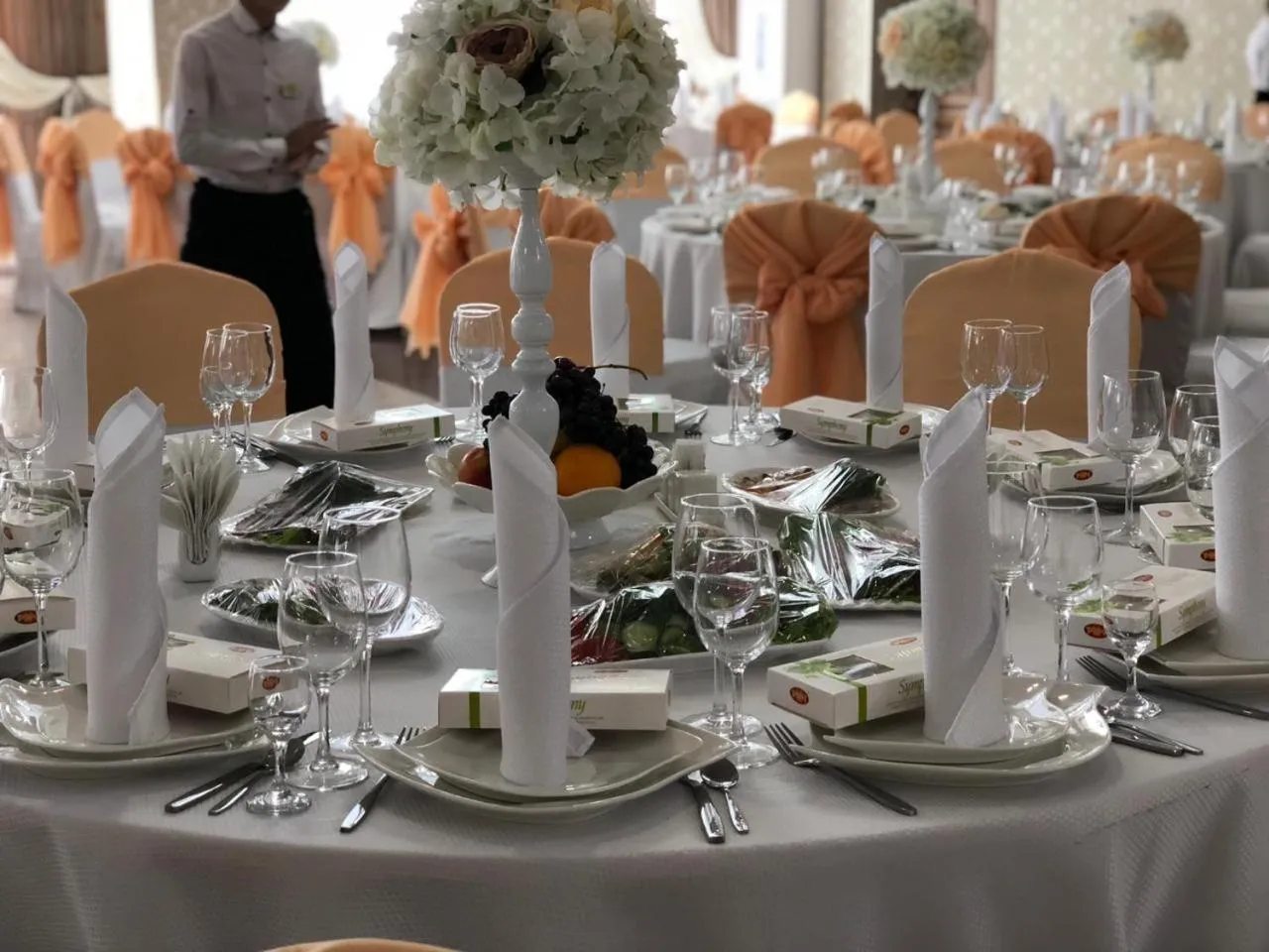 Restaurant/places to eat in Tengri Hotel