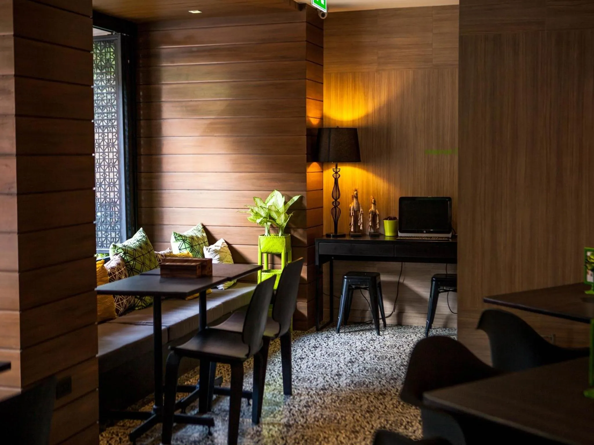 Library in Ploen Chaweng by Tolani