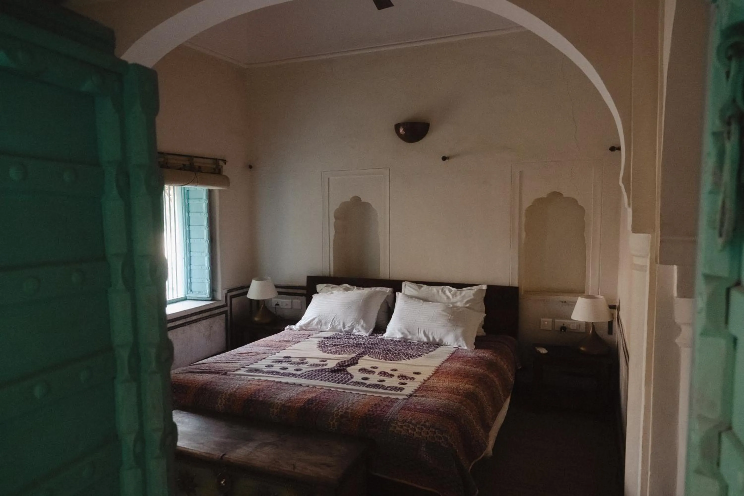 Bed in Mandawa Kothi