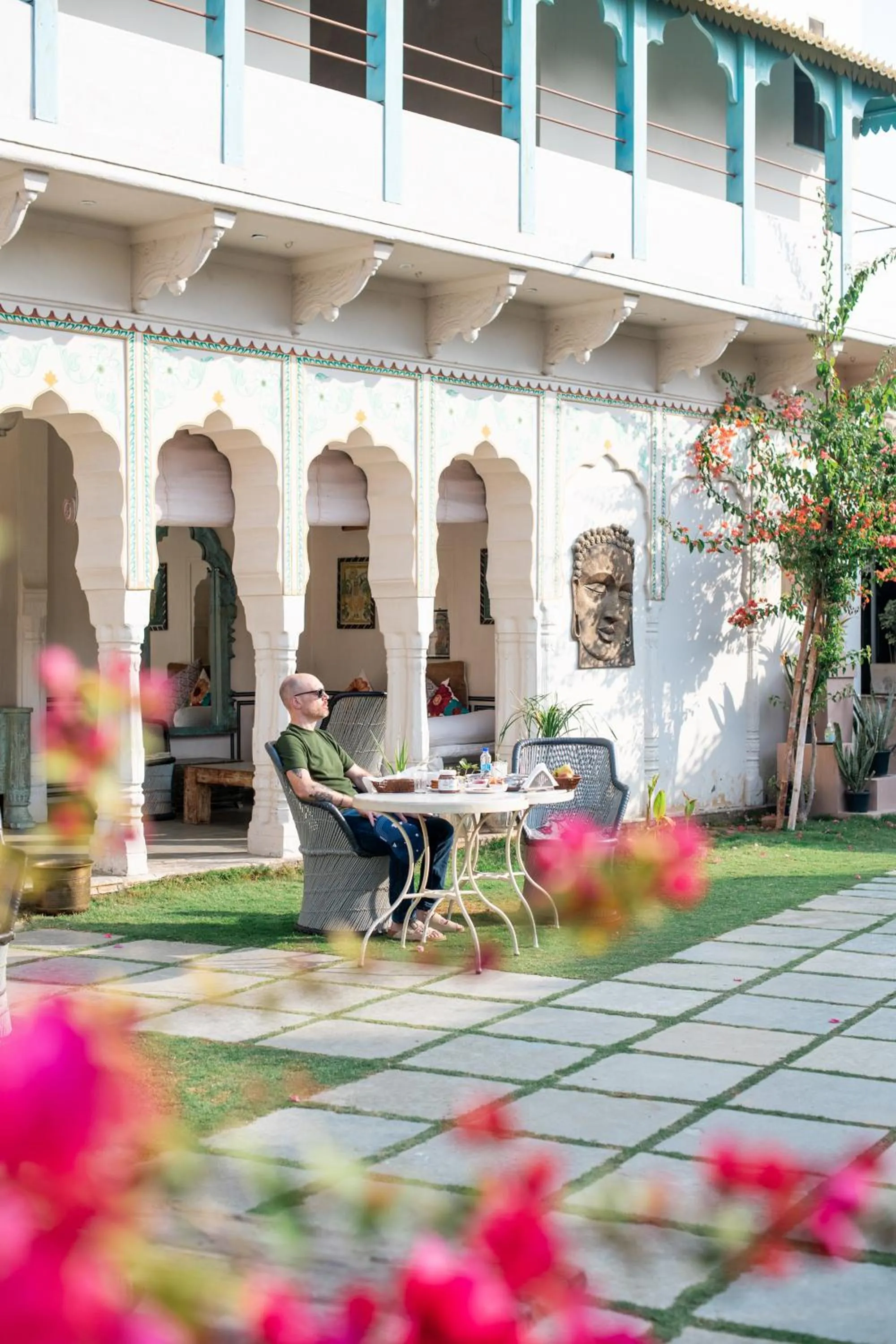 Restaurant/places to eat in Mandawa Kothi