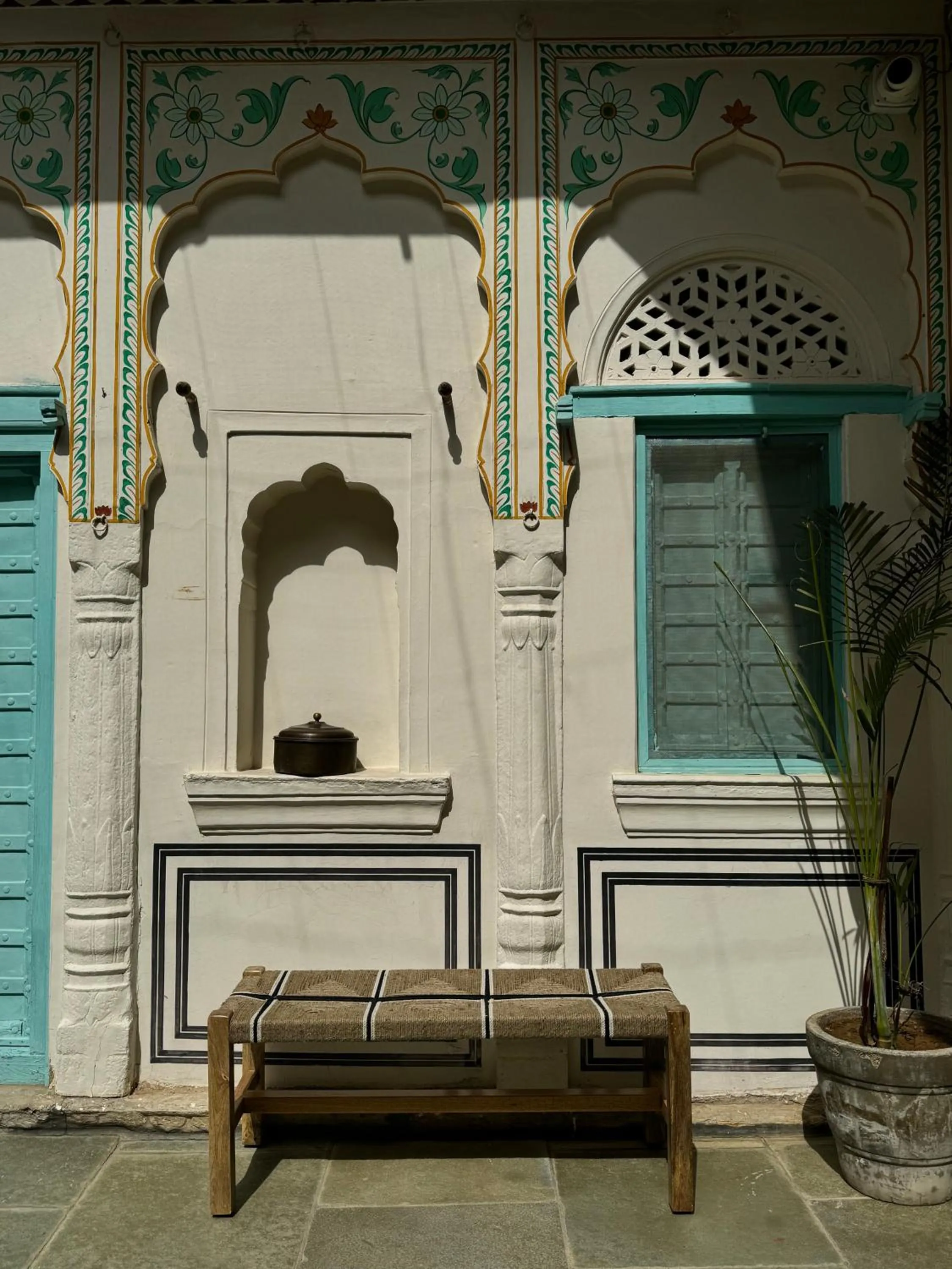 Inner courtyard view in Mandawa Kothi