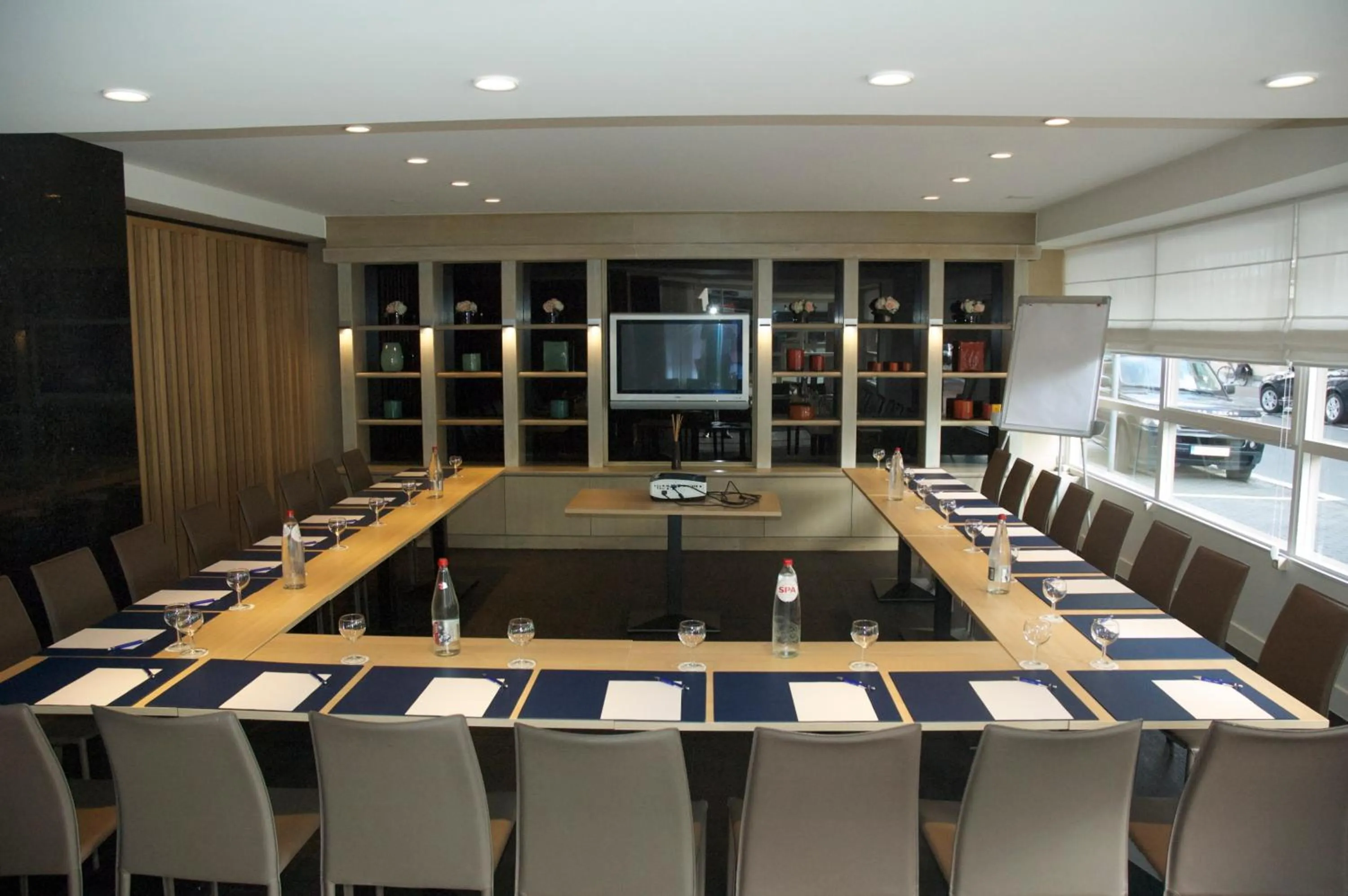 Business facilities in Hotel Nelson