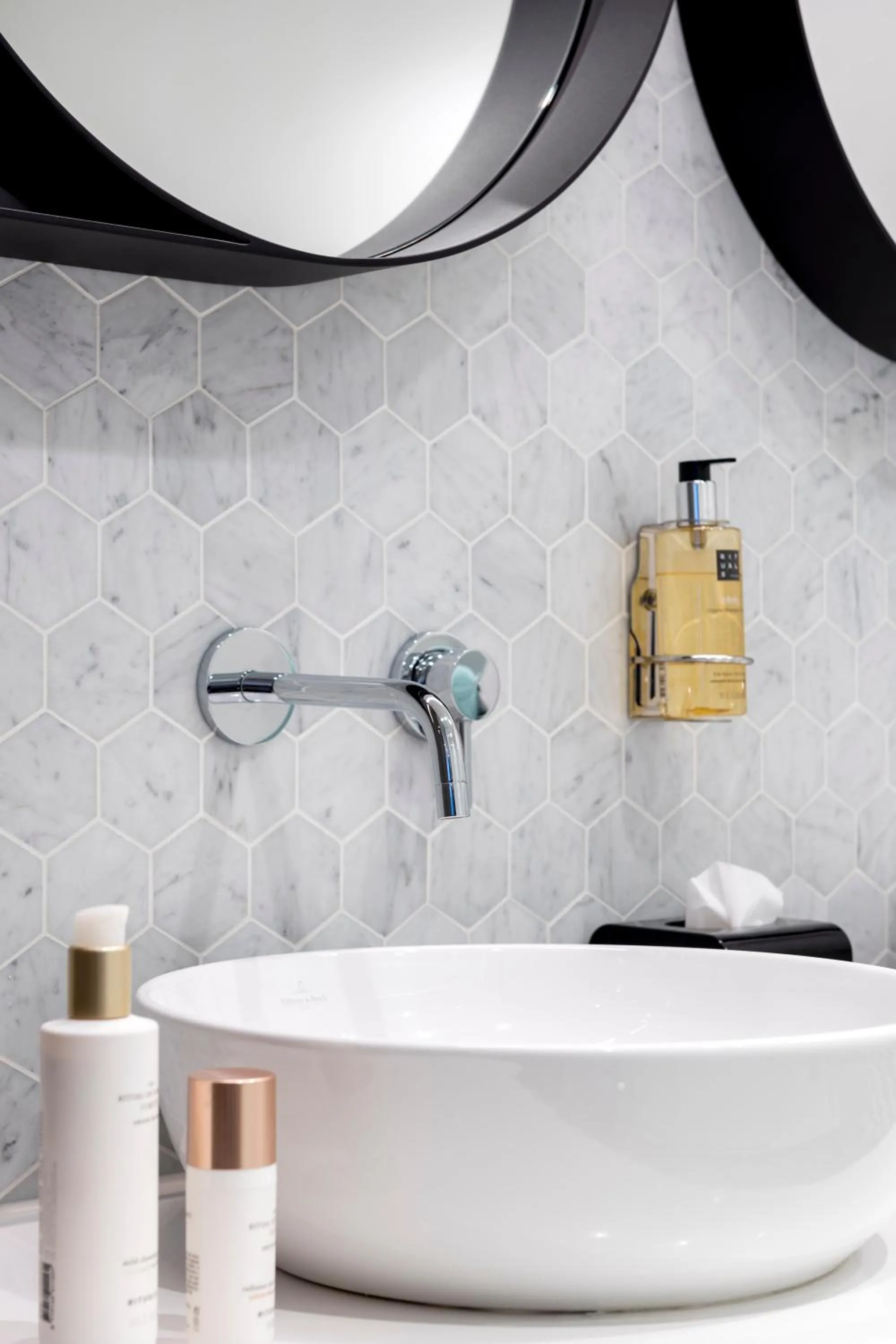 Toilet in Hotel Nelson