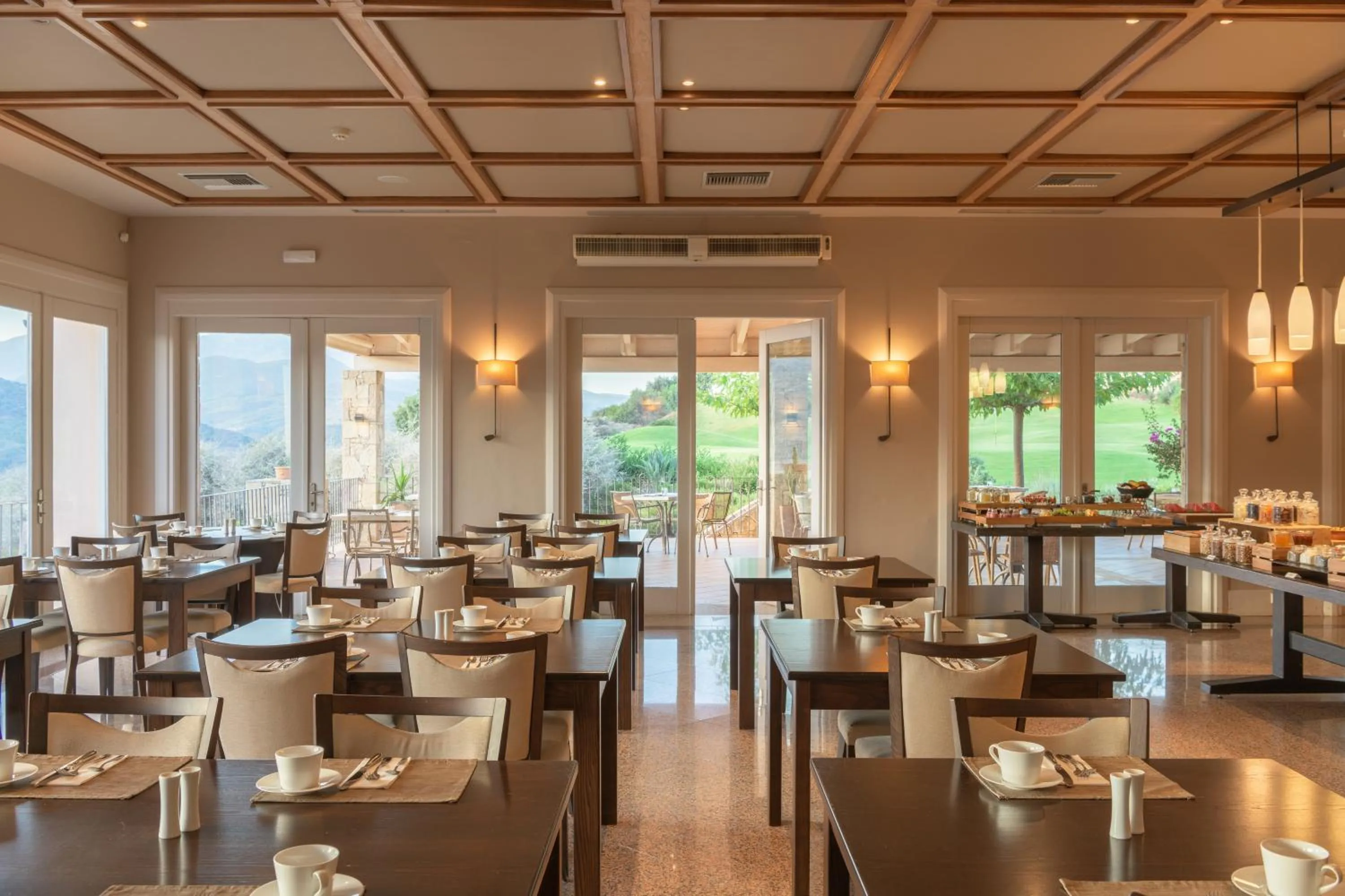 Restaurant/places to eat in Crete Golf Club Hotel