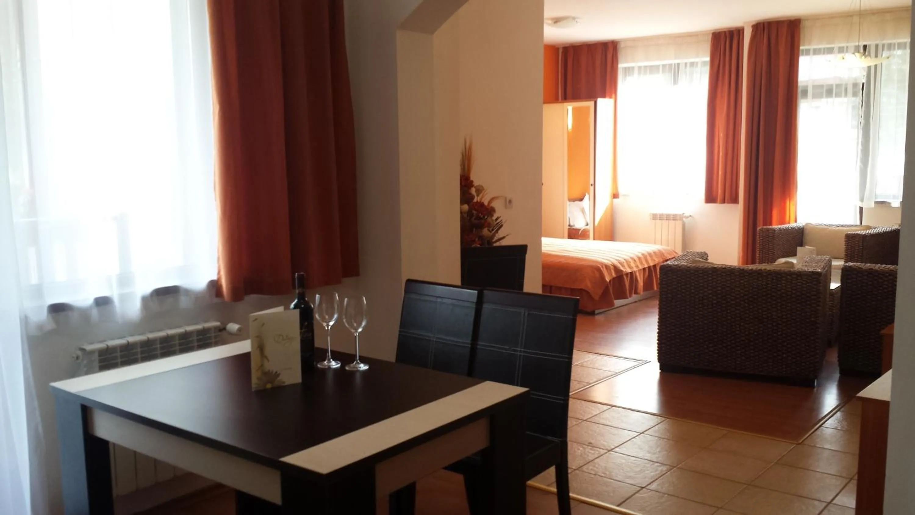 Living room, Bed in Apart Hotel Flora Residence Daisy