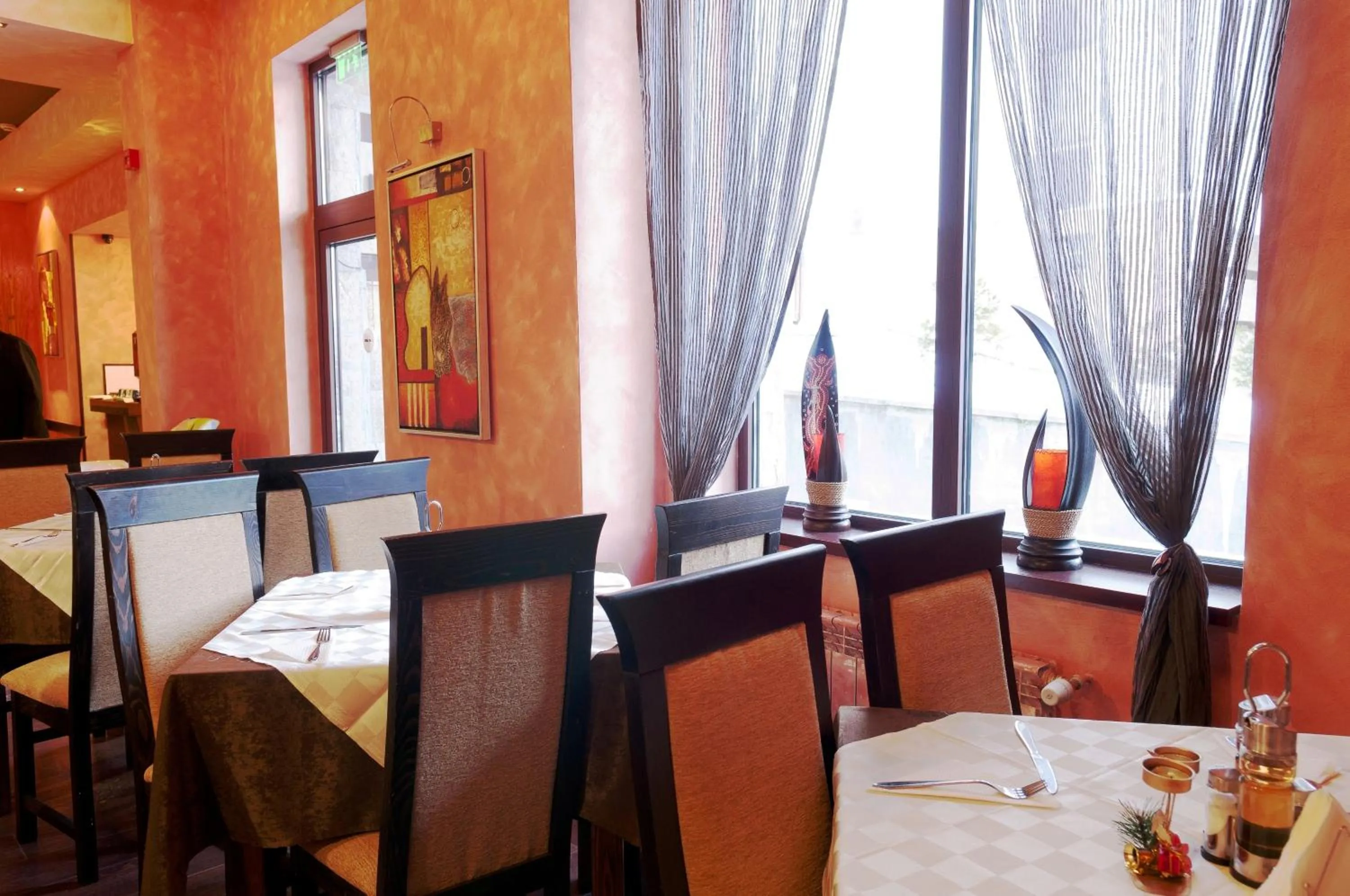 Restaurant/places to eat in Apart Hotel Flora Residence Daisy