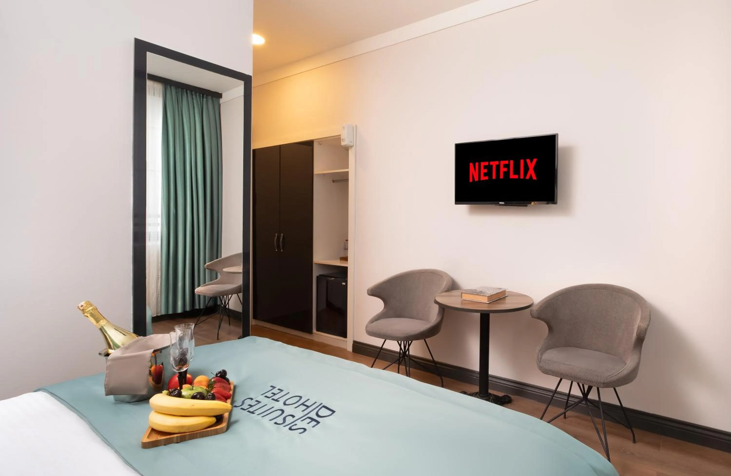 TV and multimedia in Bakırköy DES Suit Otel