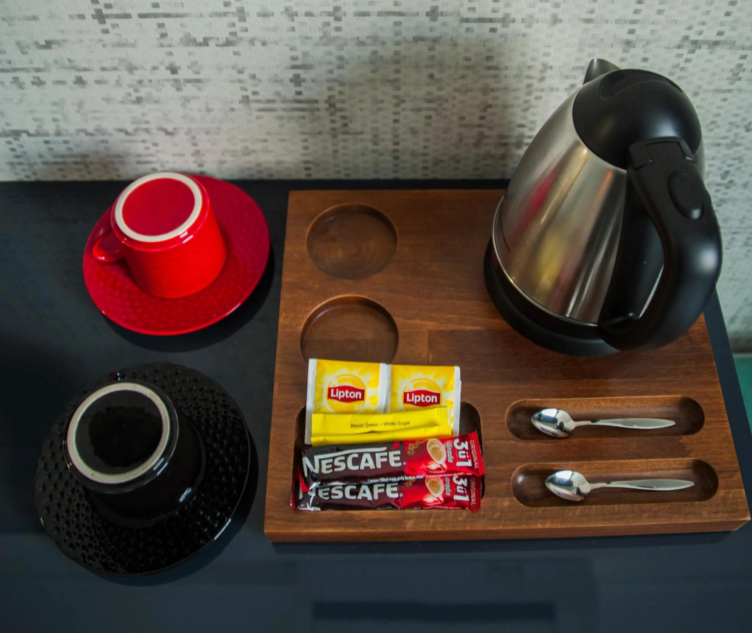 Coffee/tea facilities in Bakırköy DES Suit Otel