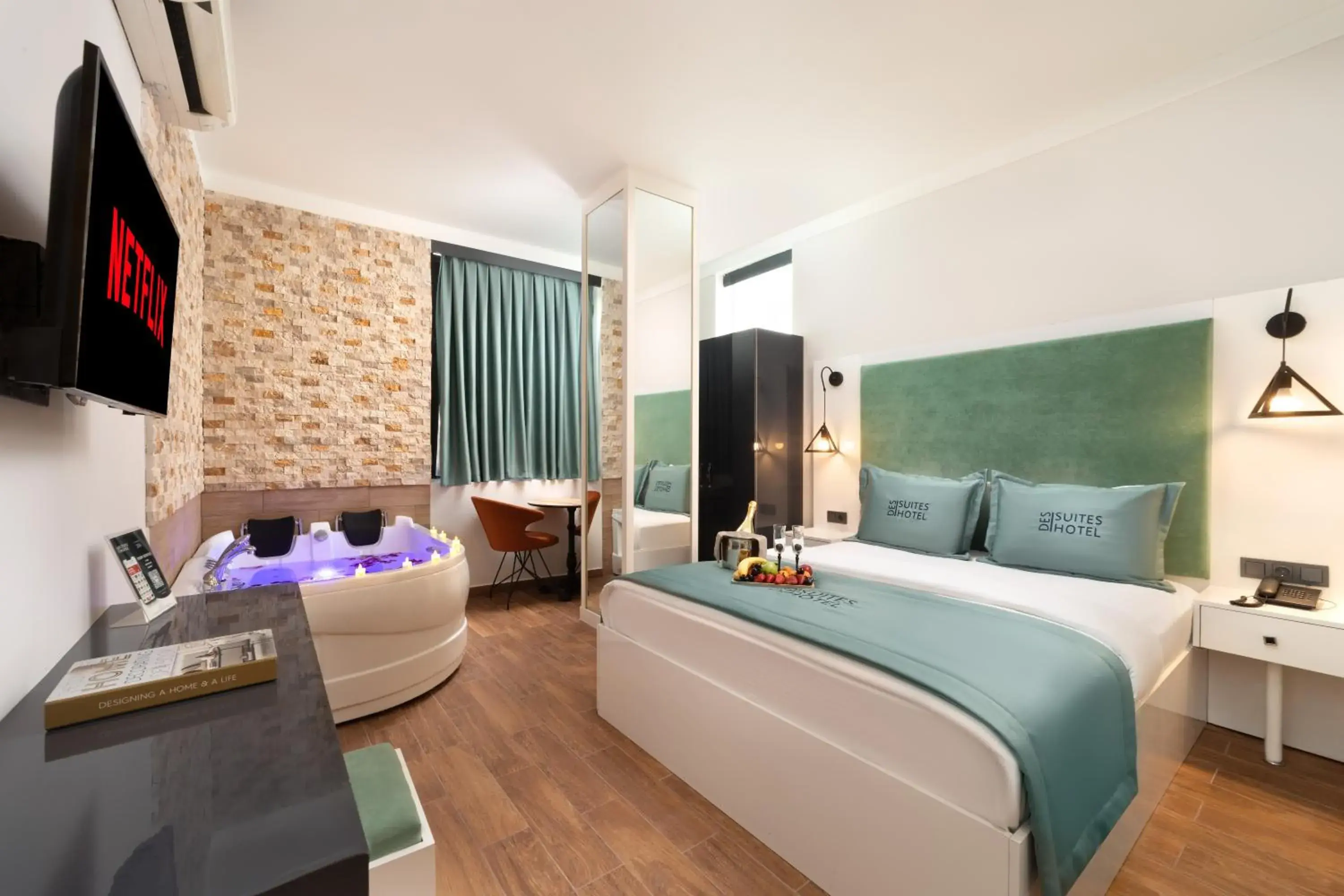 Double Room with Spa Bath in Bakırköy DES Suit Otel Double Room with Spa Bath in Bakırköy DES Suit Otel