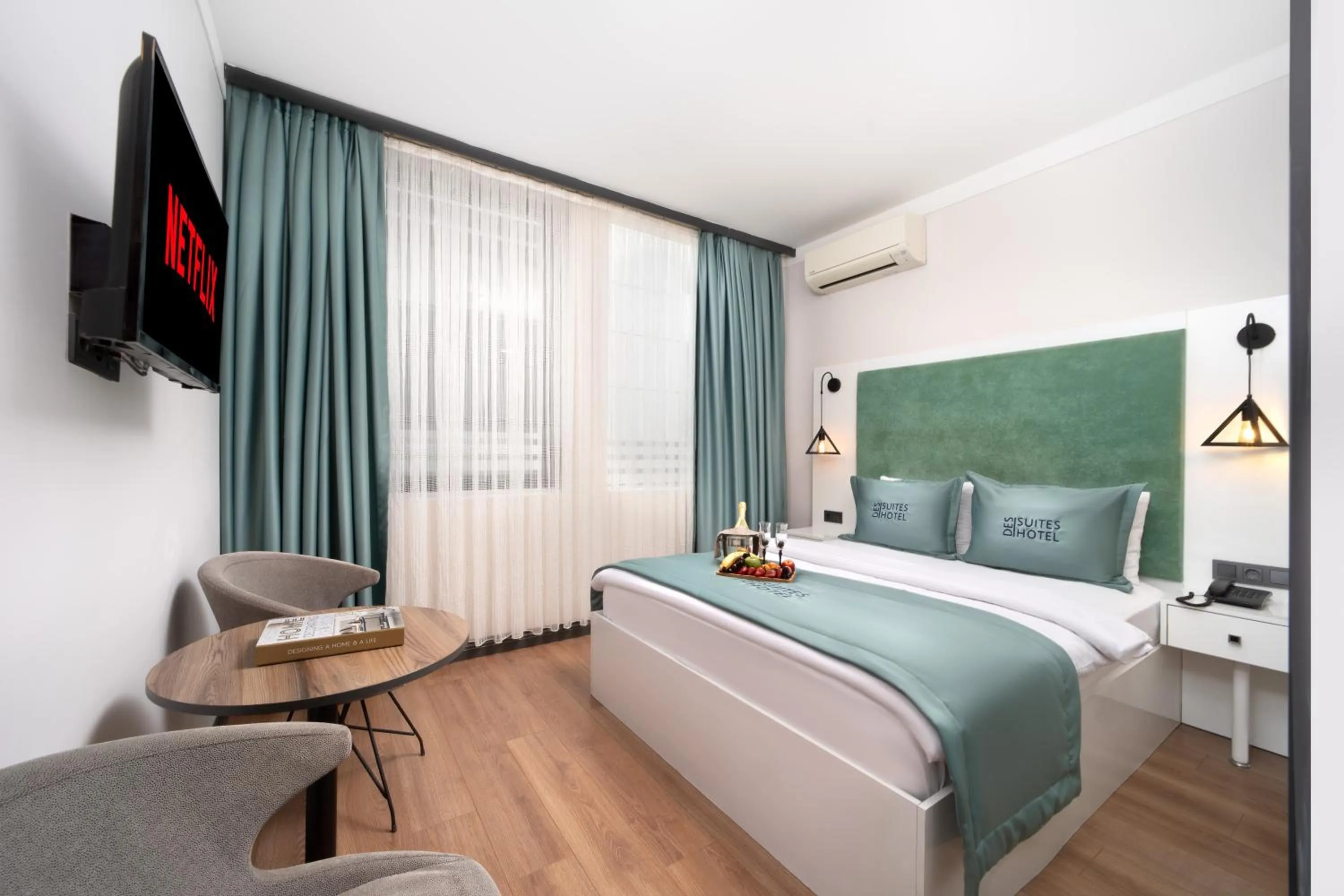 Photo of the whole room, Bed in Bakırköy DES Suit Otel