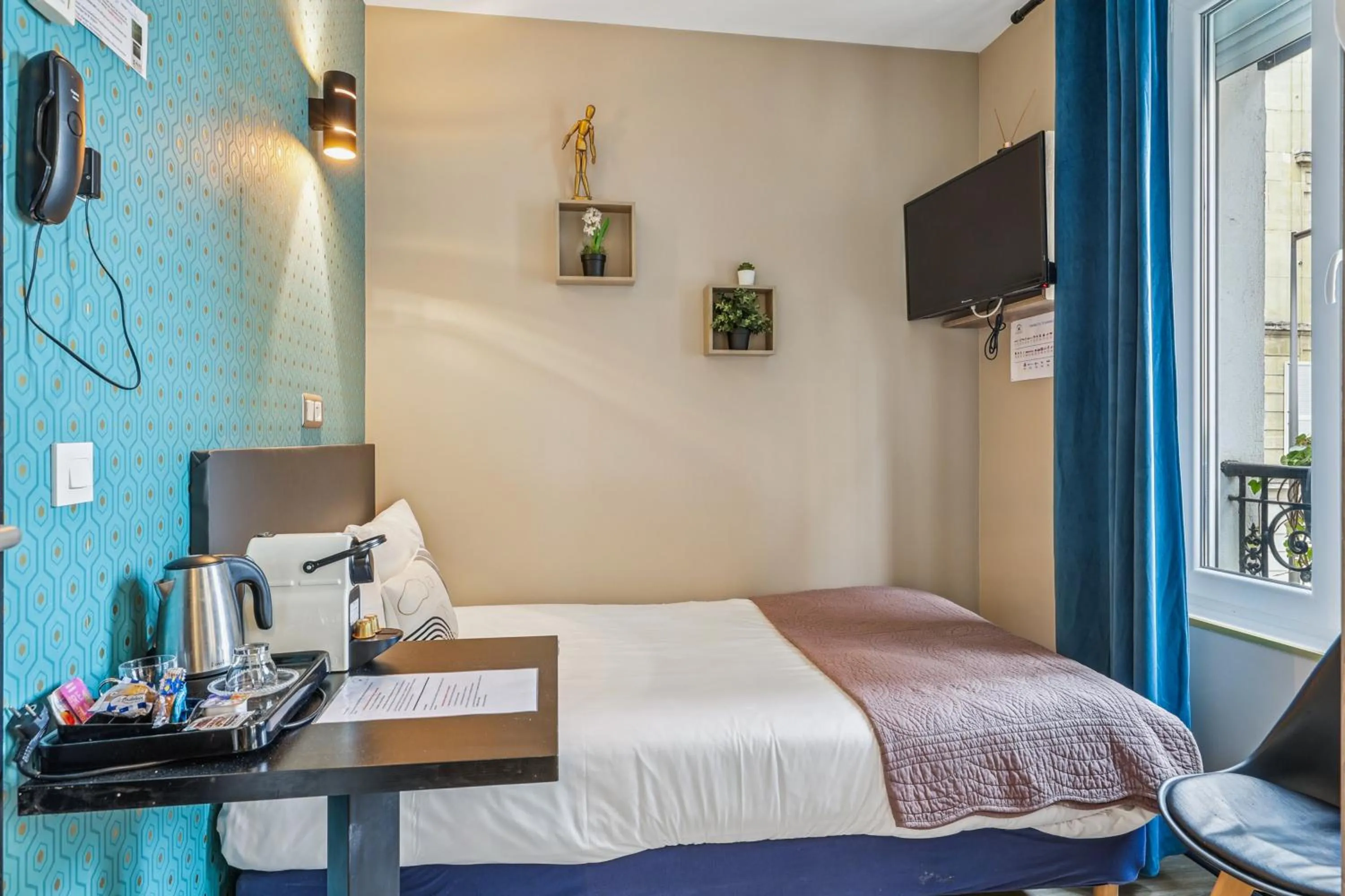 Bedroom, Bed in Résidence AURMAT - Appart - Hôtel - Boulogne - Paris