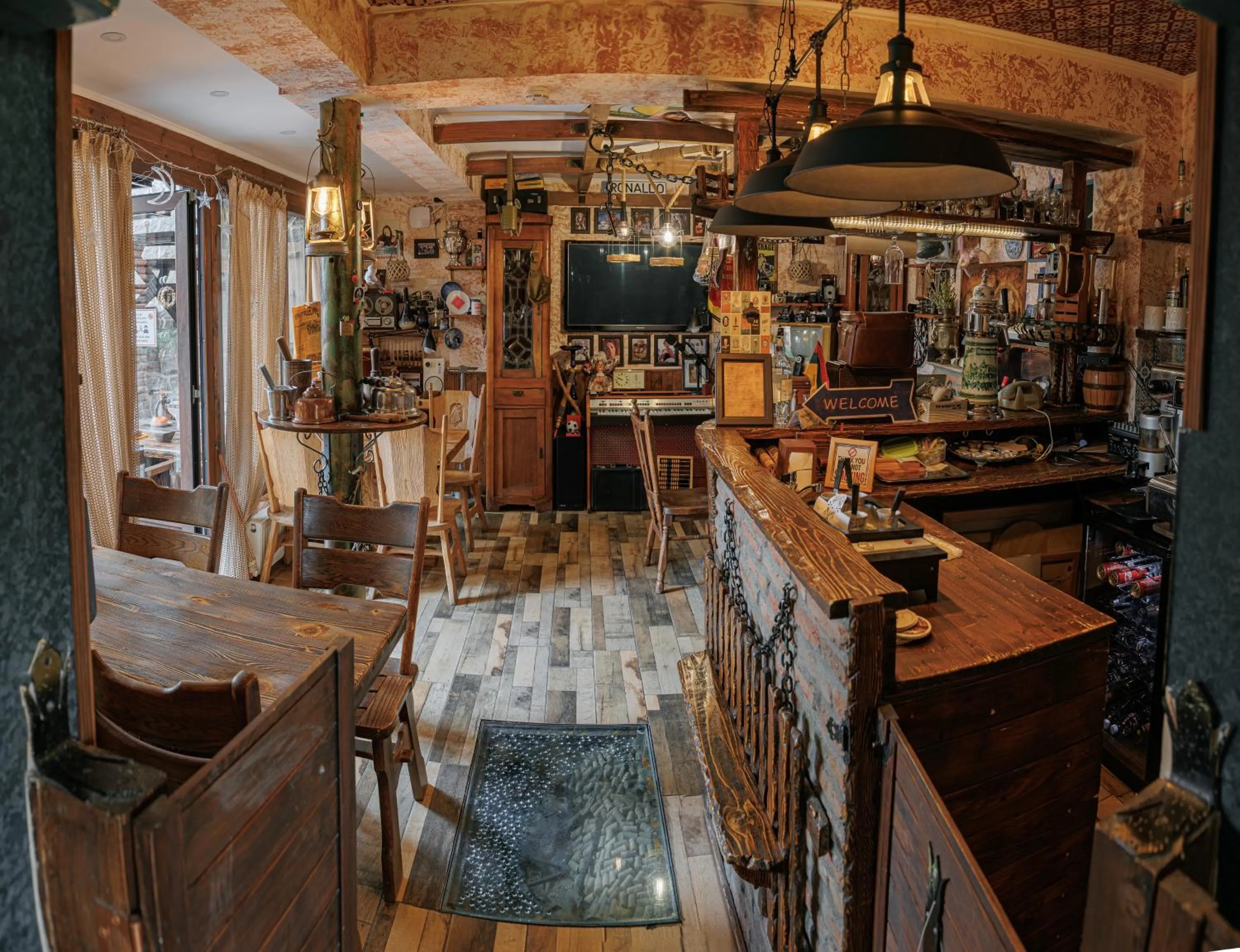 Restaurant/places to eat in Piano Borracho Boutique Hotel Old Tbilisi