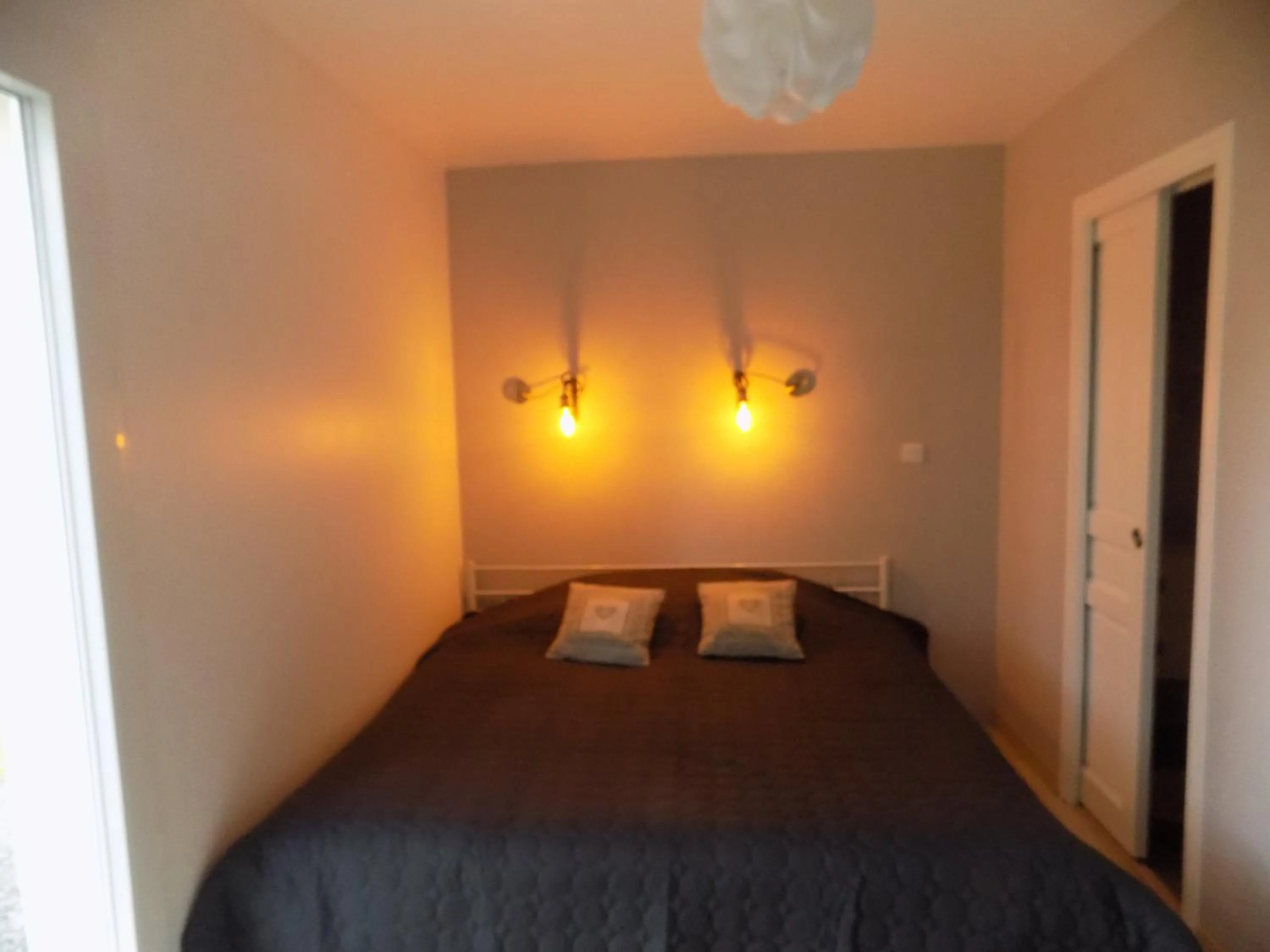 Photo of the whole room, Bed in Chambres d'hôtes à Raveau