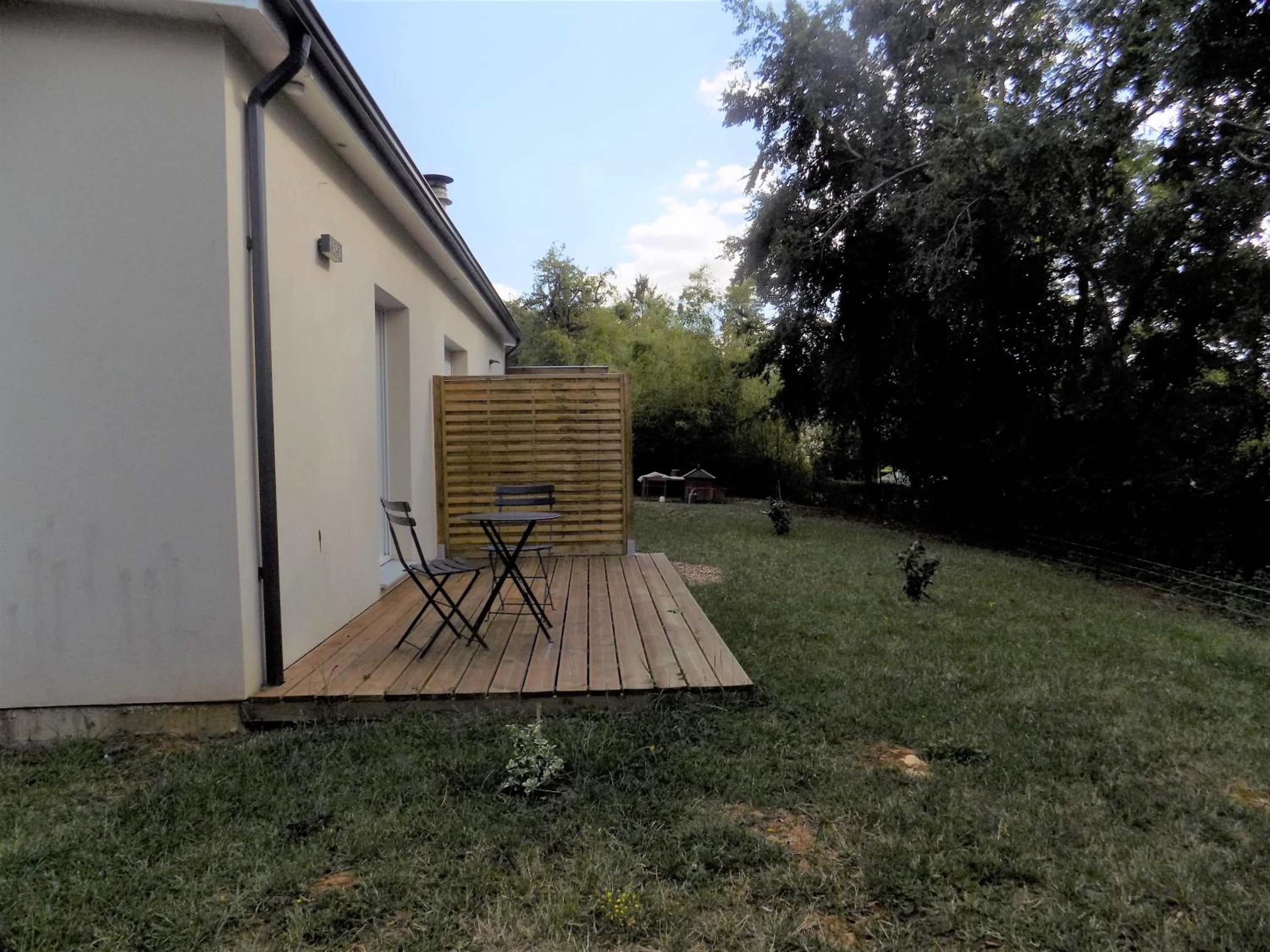 Garden view in Chambres d'hôtes à Raveau