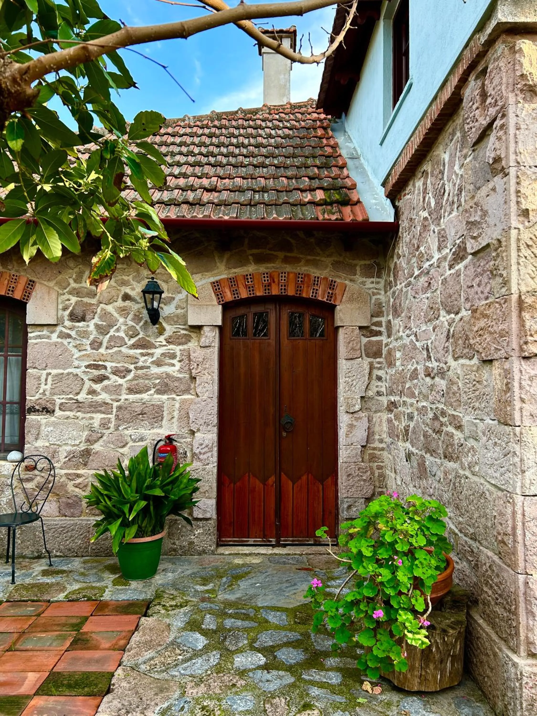 Patio in Loriet Hotel