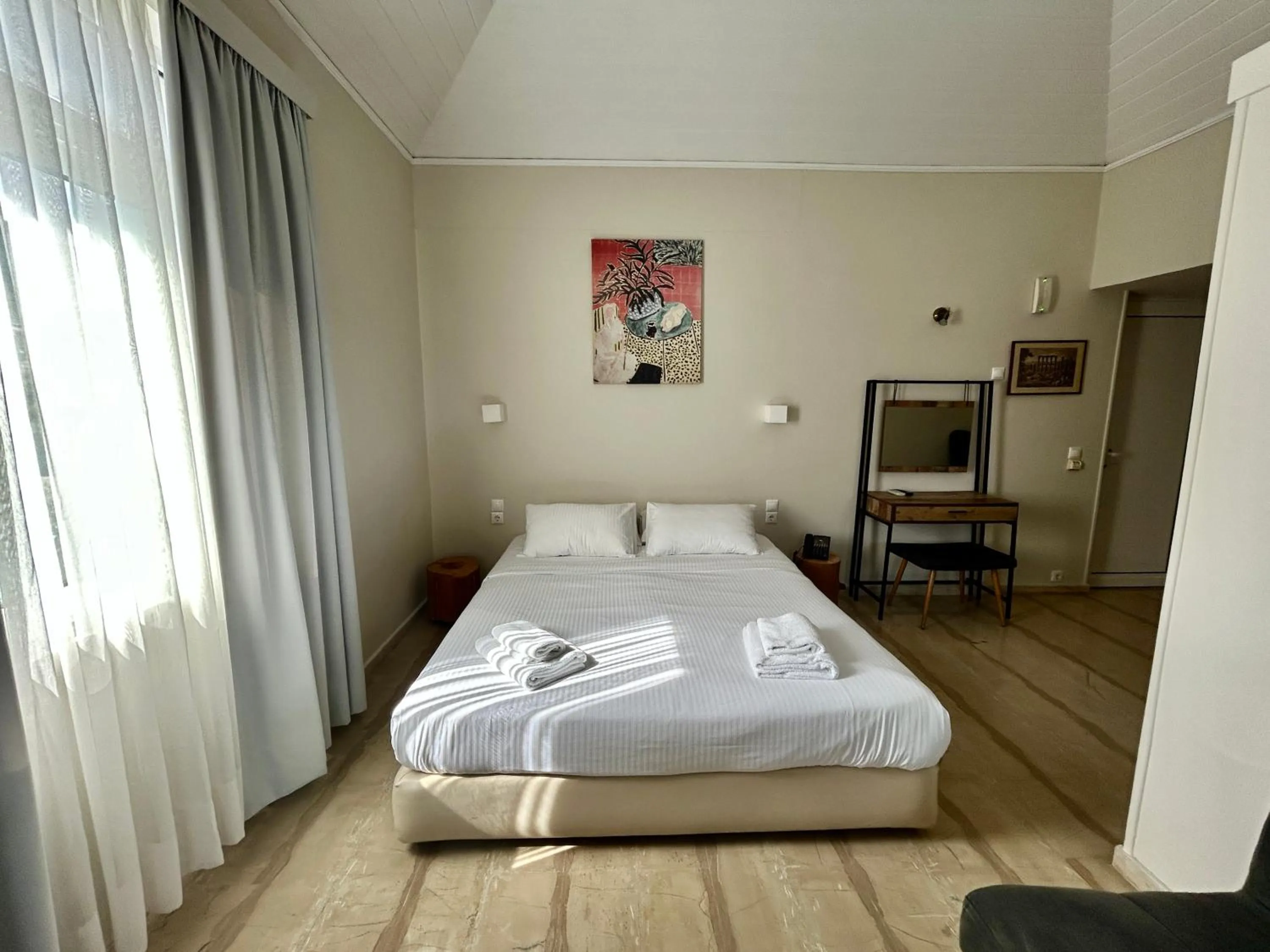 Bed in Loriet Hotel