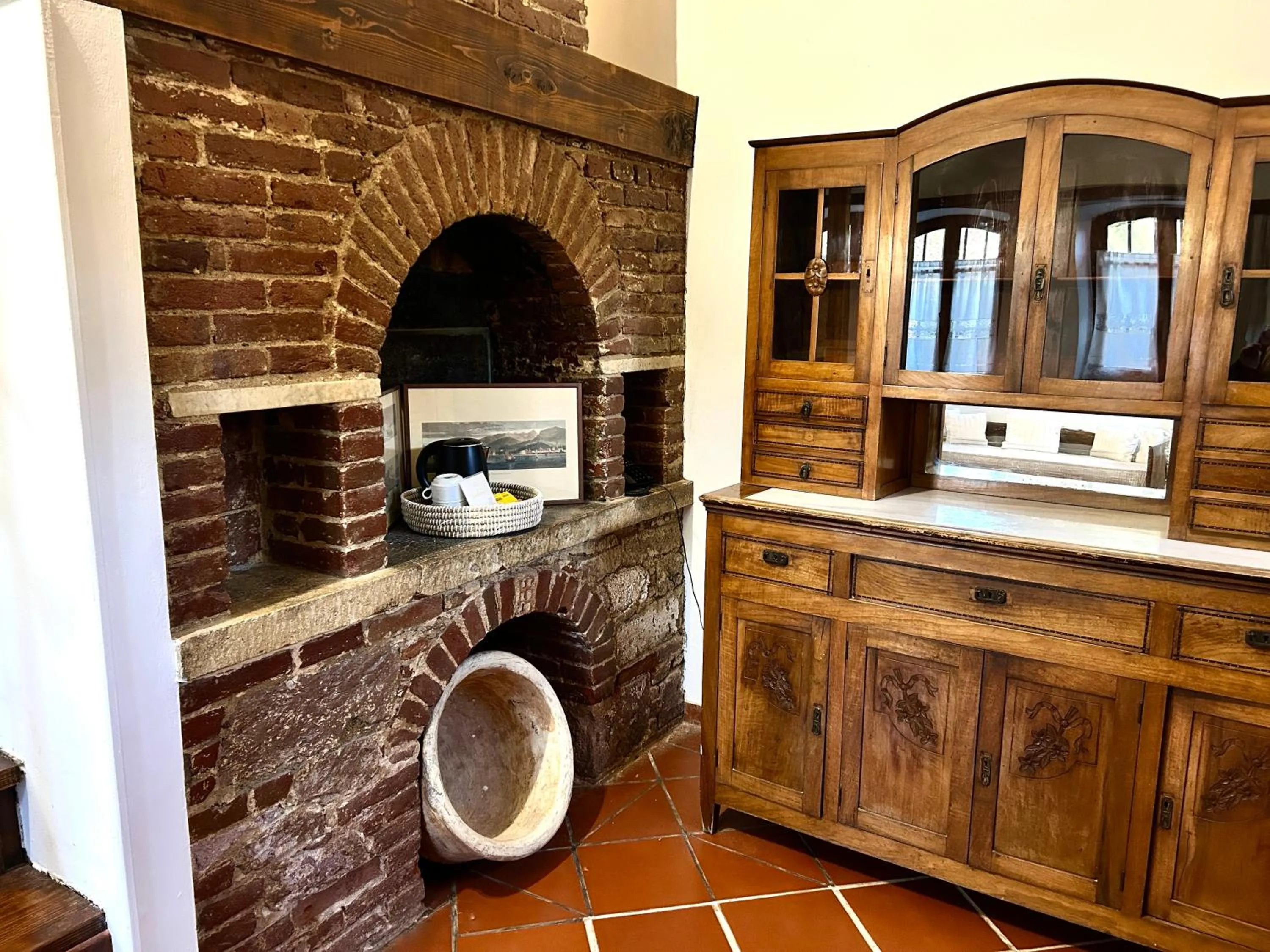 Coffee/tea facilities in Loriet Hotel