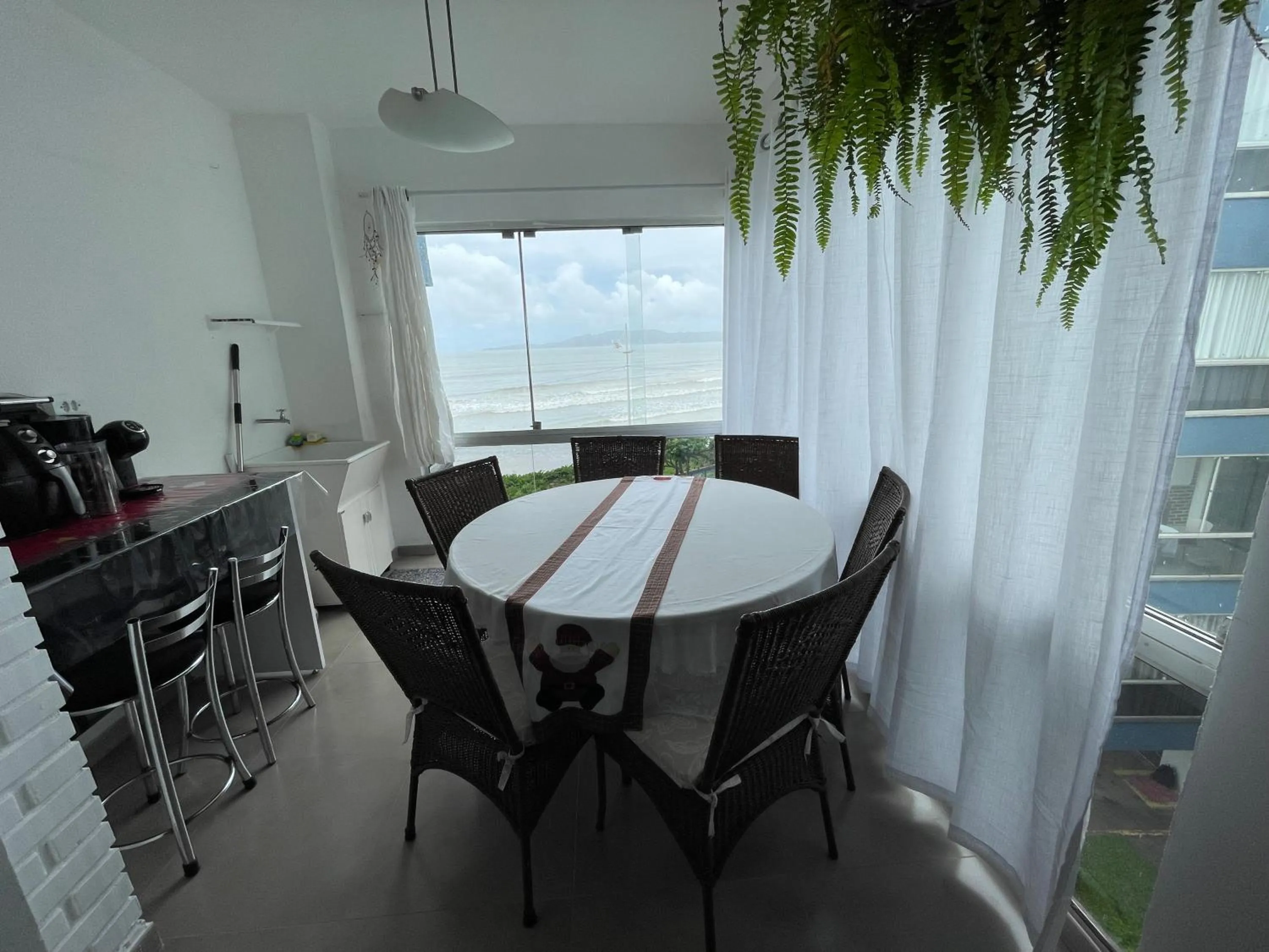 Itapema-Meia Praia- 3 quartos - Frente Mar!