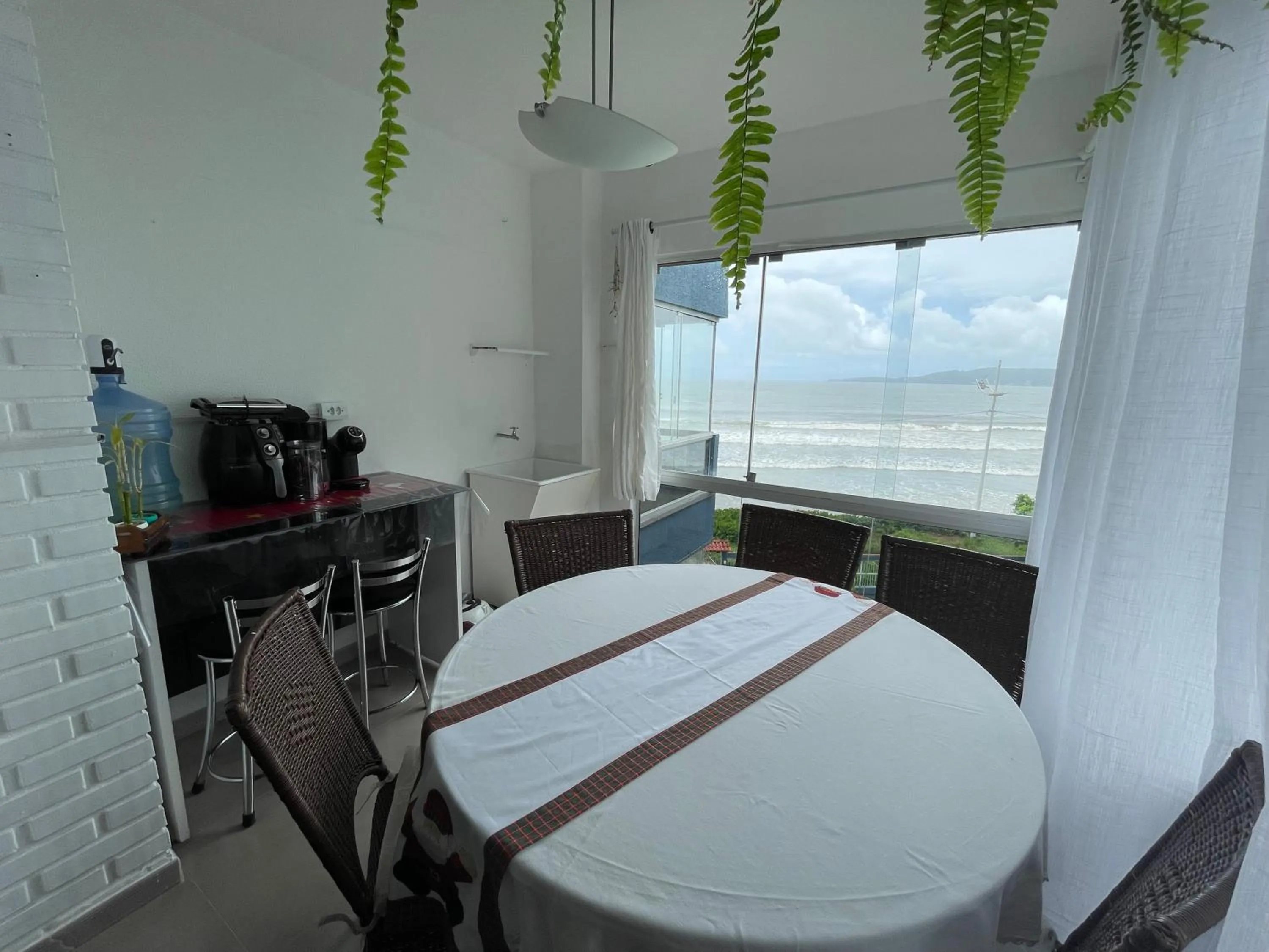 Itapema-Meia Praia- 3 quartos - Frente Mar!