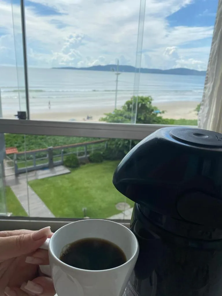 Natural landscape in Itapema-Meia Praia- 3 quartos - Frente Mar!