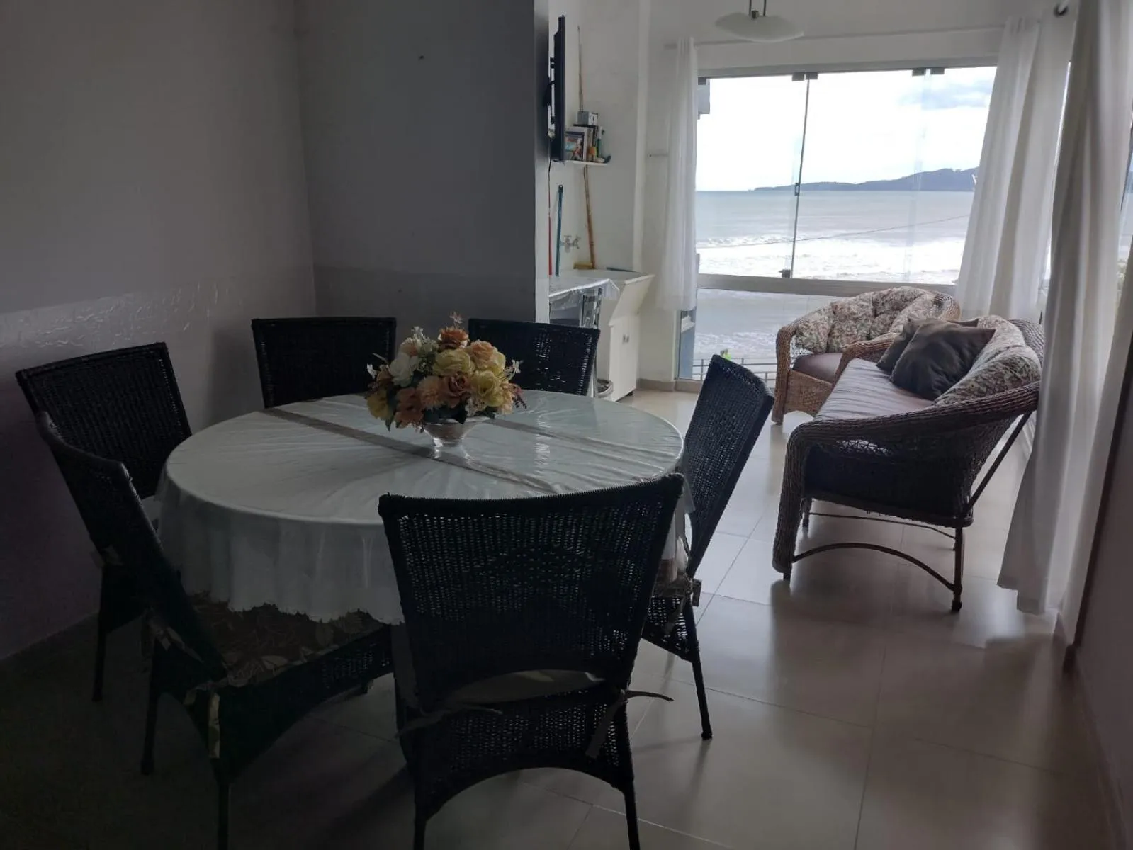 Itapema-Meia Praia- 3 quartos - Frente Mar!