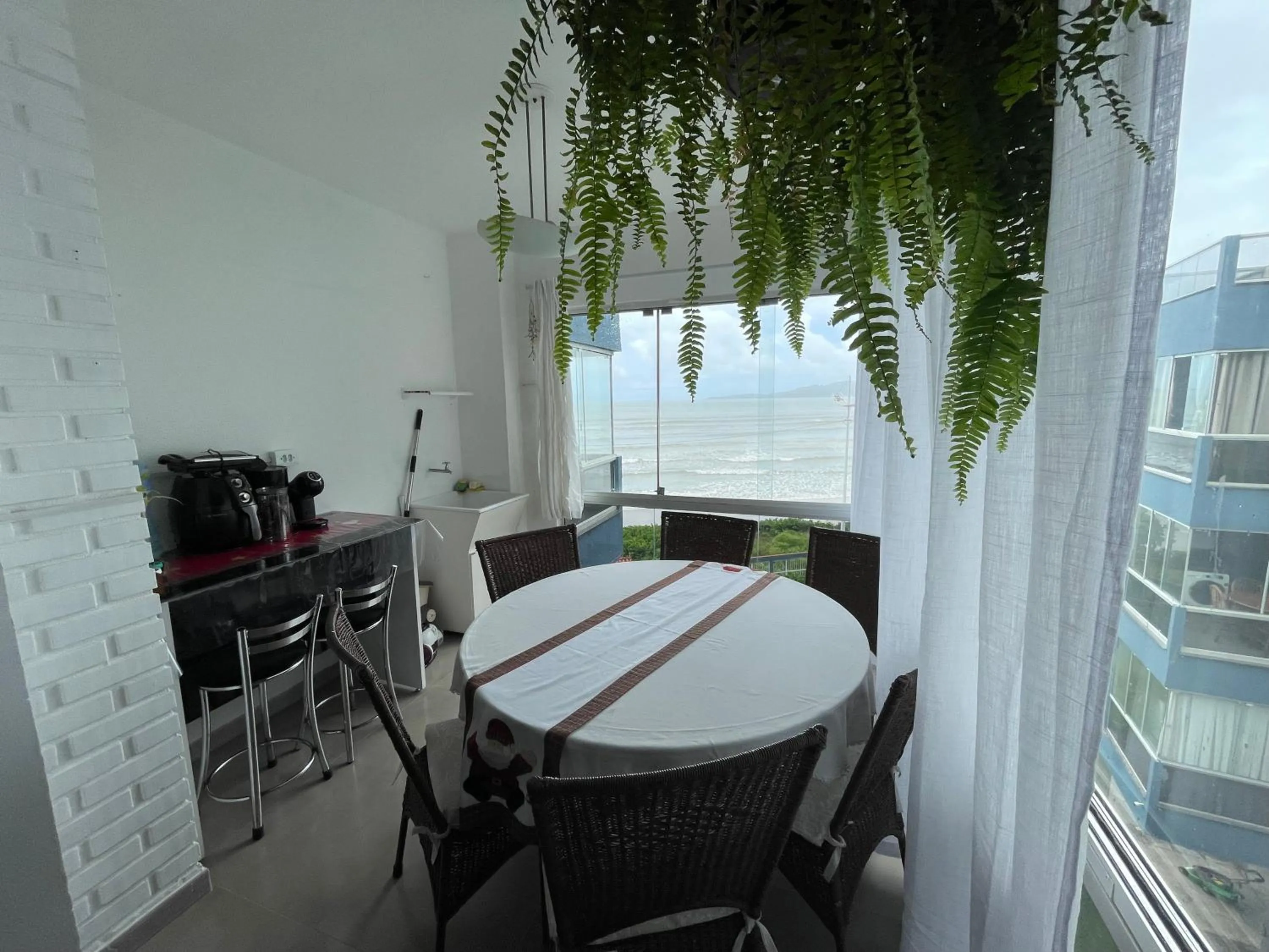 Itapema-Meia Praia- 3 quartos - Frente Mar!