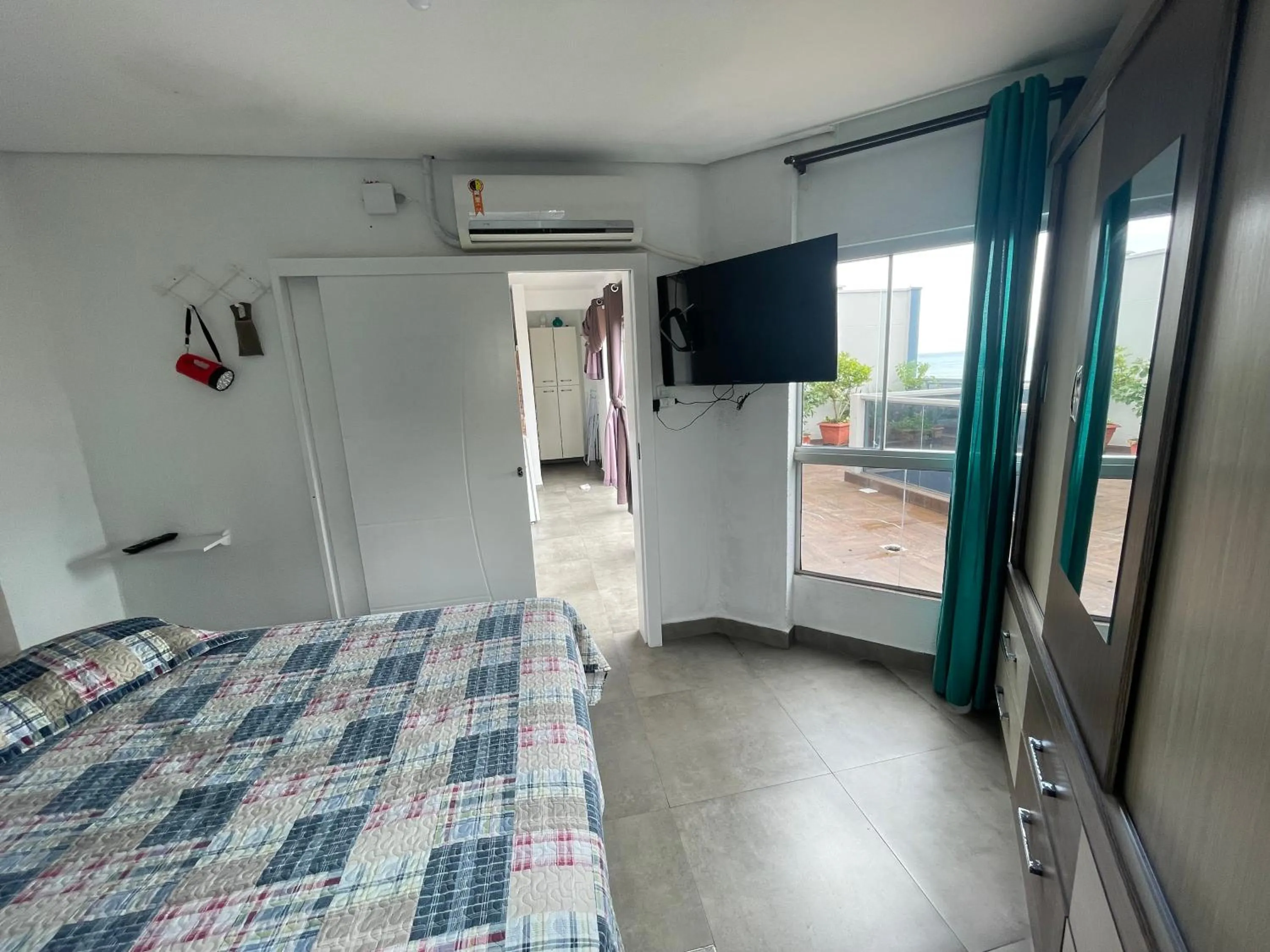 Photo of the whole room, Bed in Itapema-Meia Praia- 3 quartos - Frente Mar!