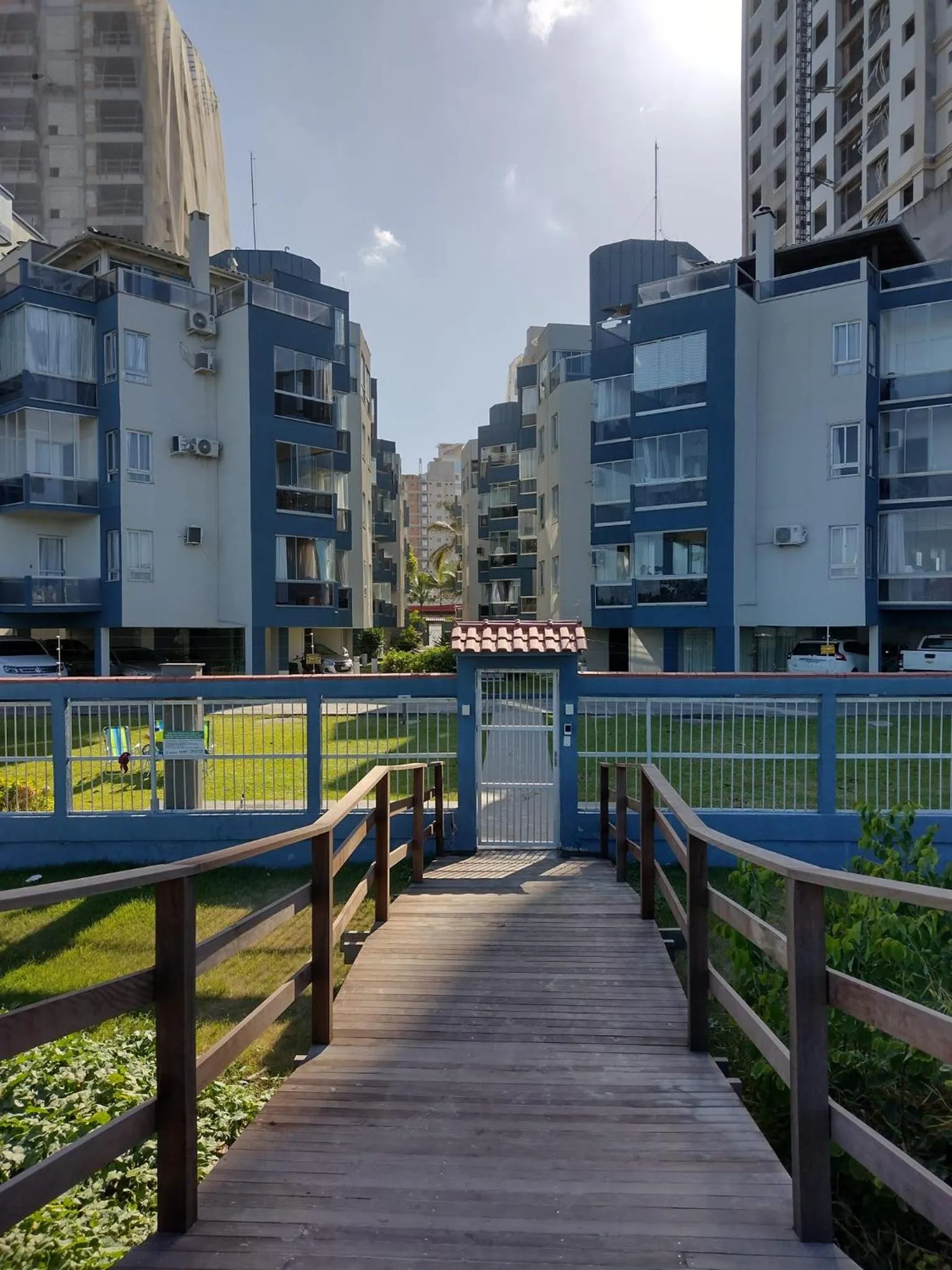 Itapema-Meia Praia- 3 quartos - Frente Mar!