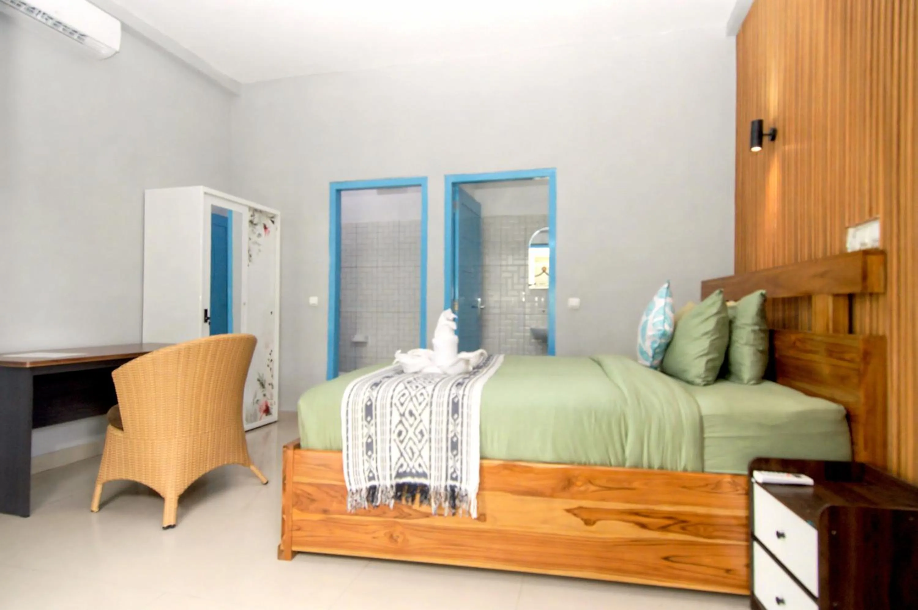 Bedroom, Bed in Hotel Bonne Nuit