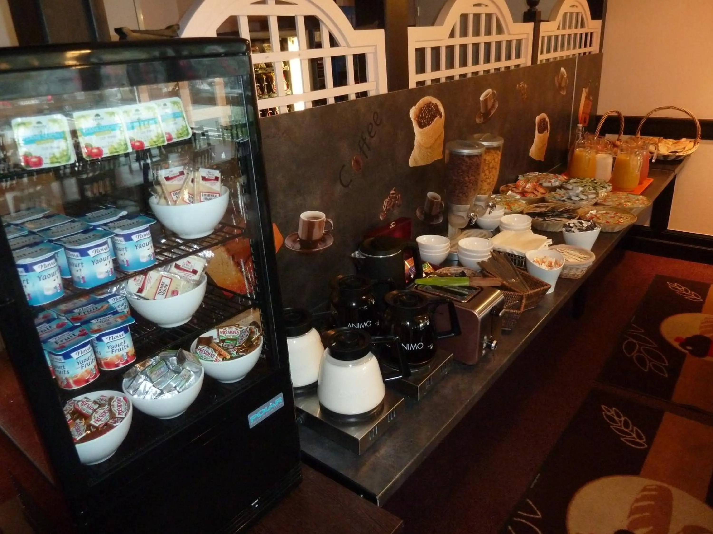 Coffee/tea facilities in Quick Palace Poitiers