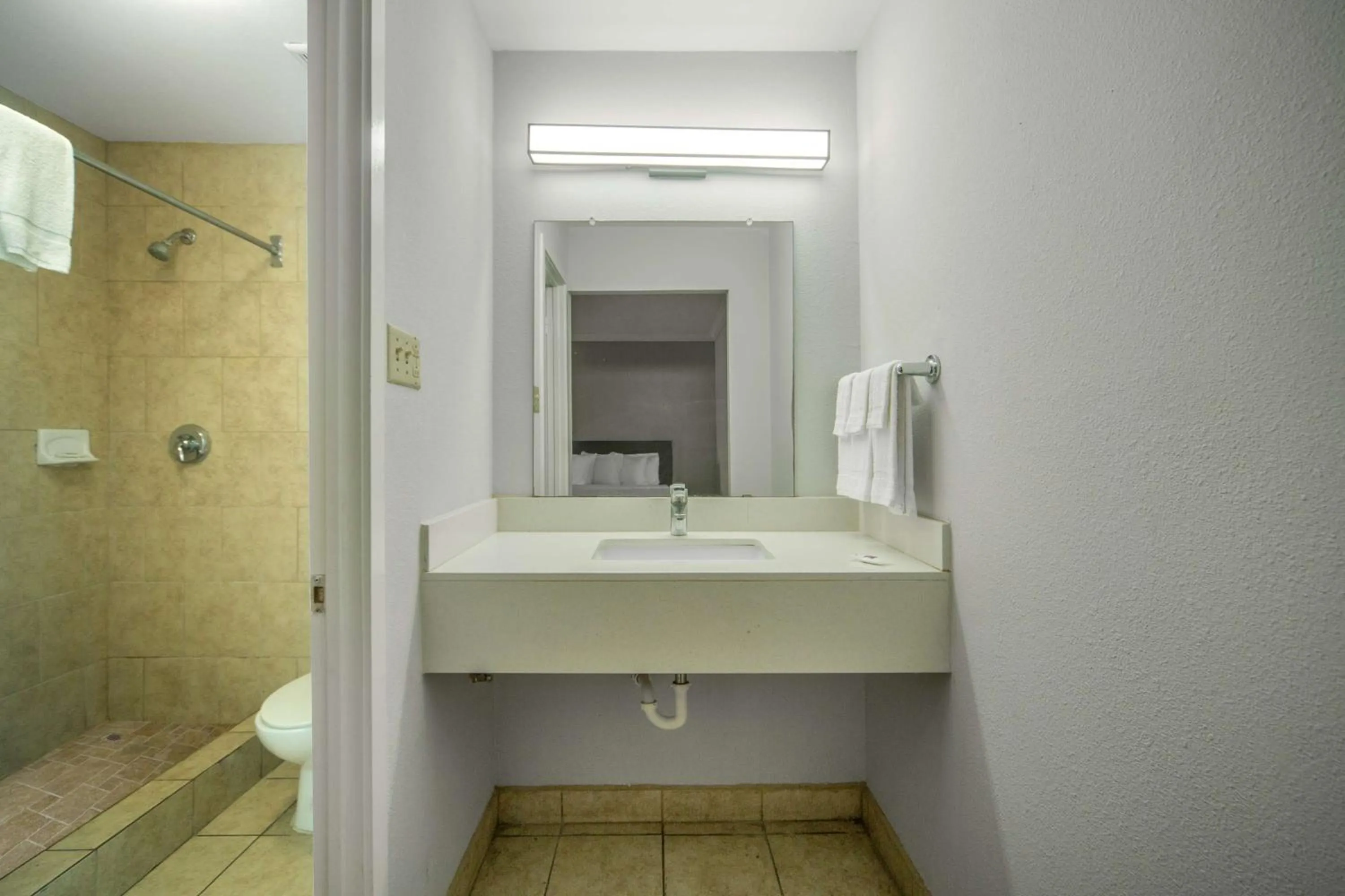 Bedroom in Motel 6 San Antonio, TX I-35 North Corridor