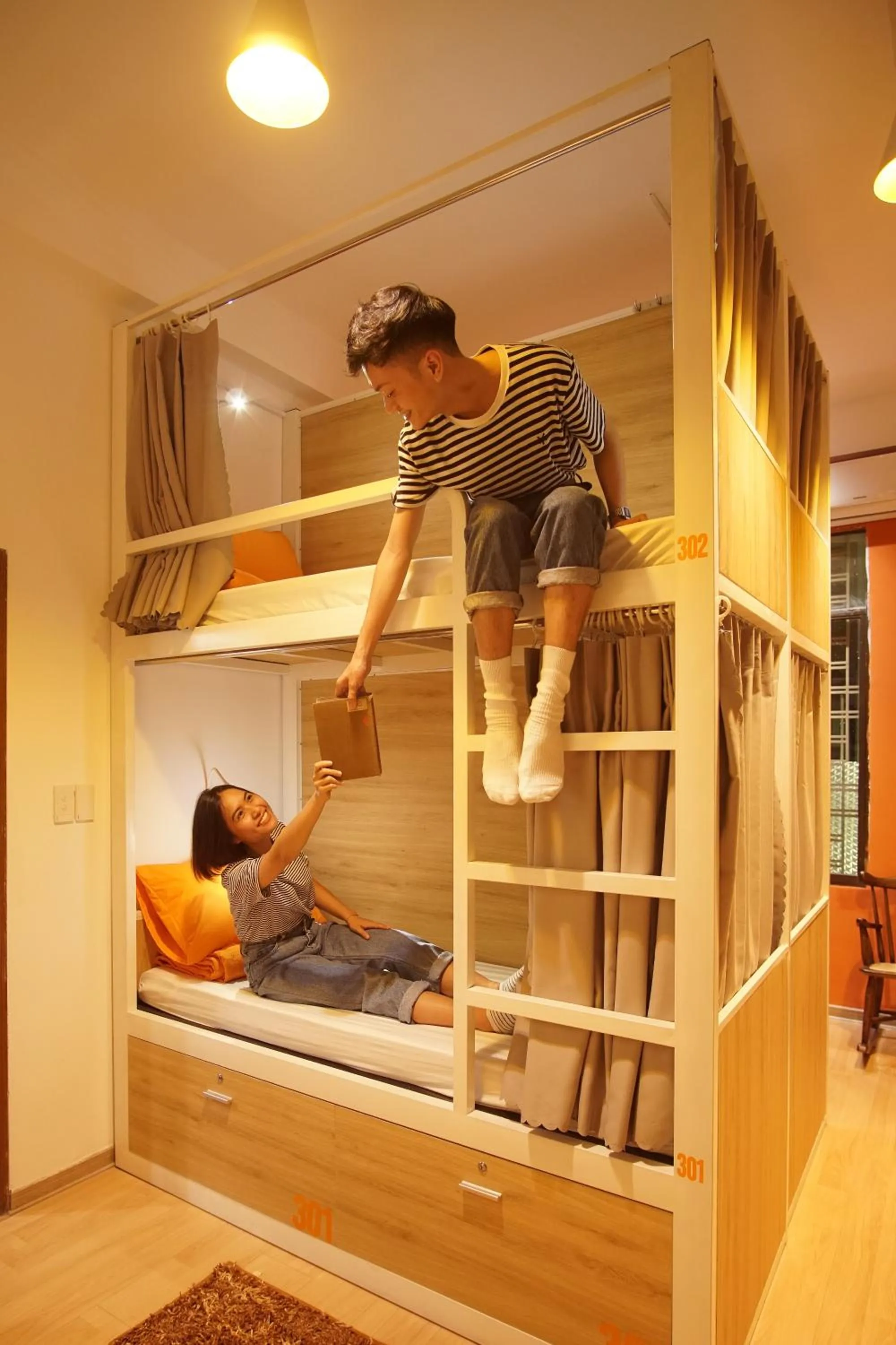 group of guests, Bed in City Hostel Da Nang