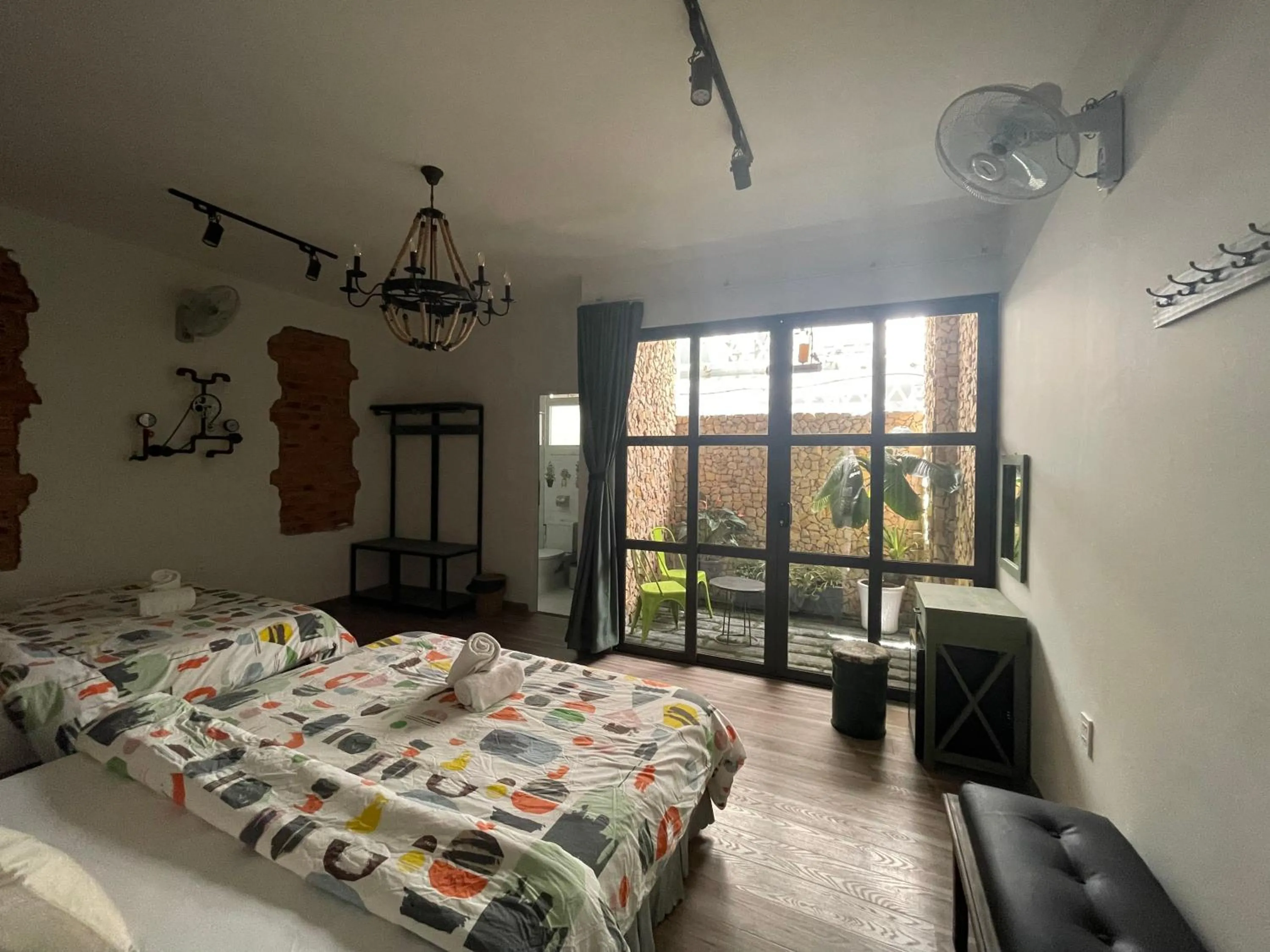 Photo of the whole room, Bed in Lucas Inn