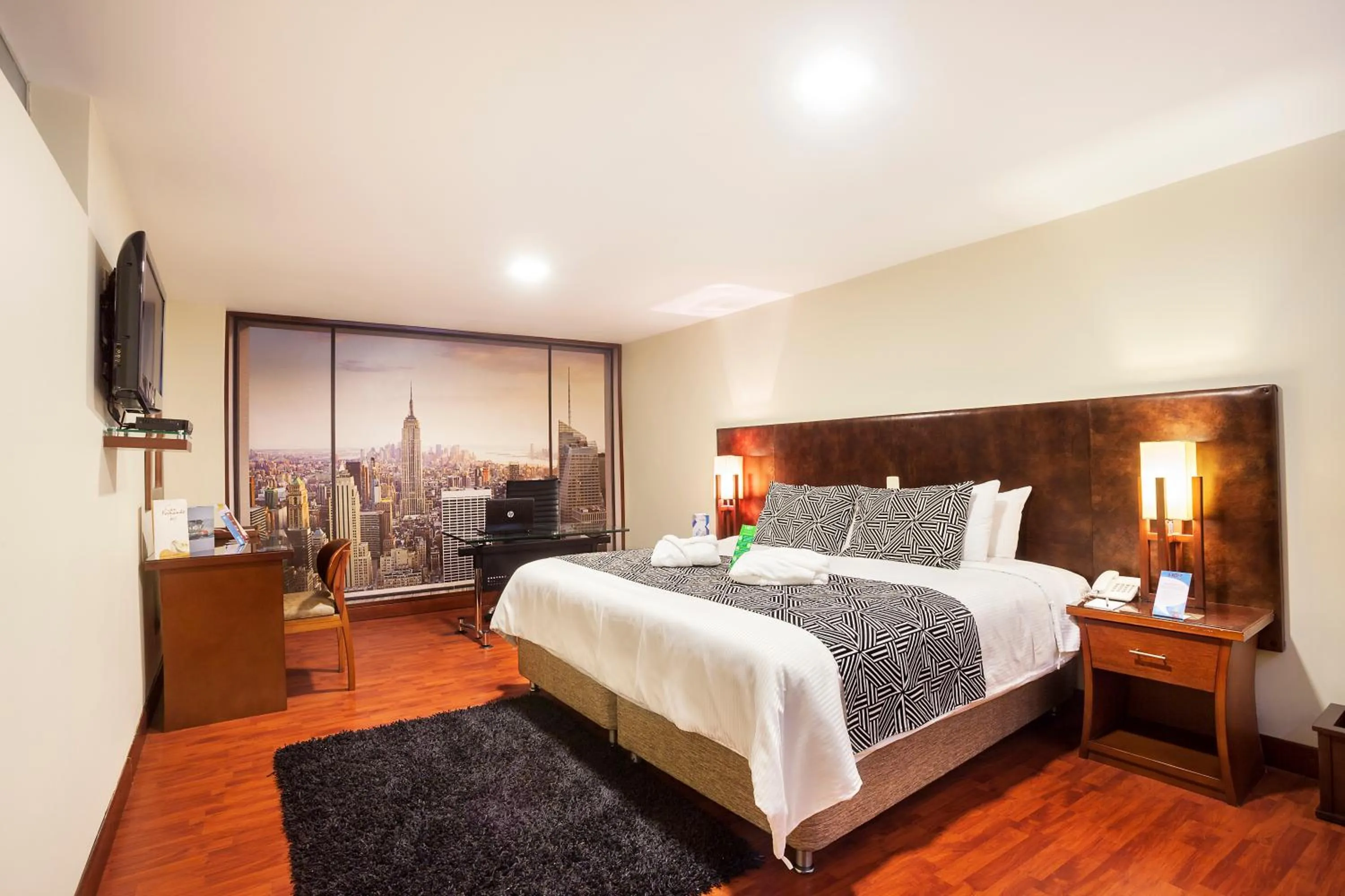 Photo of the whole room, Bed in Loft Hotel