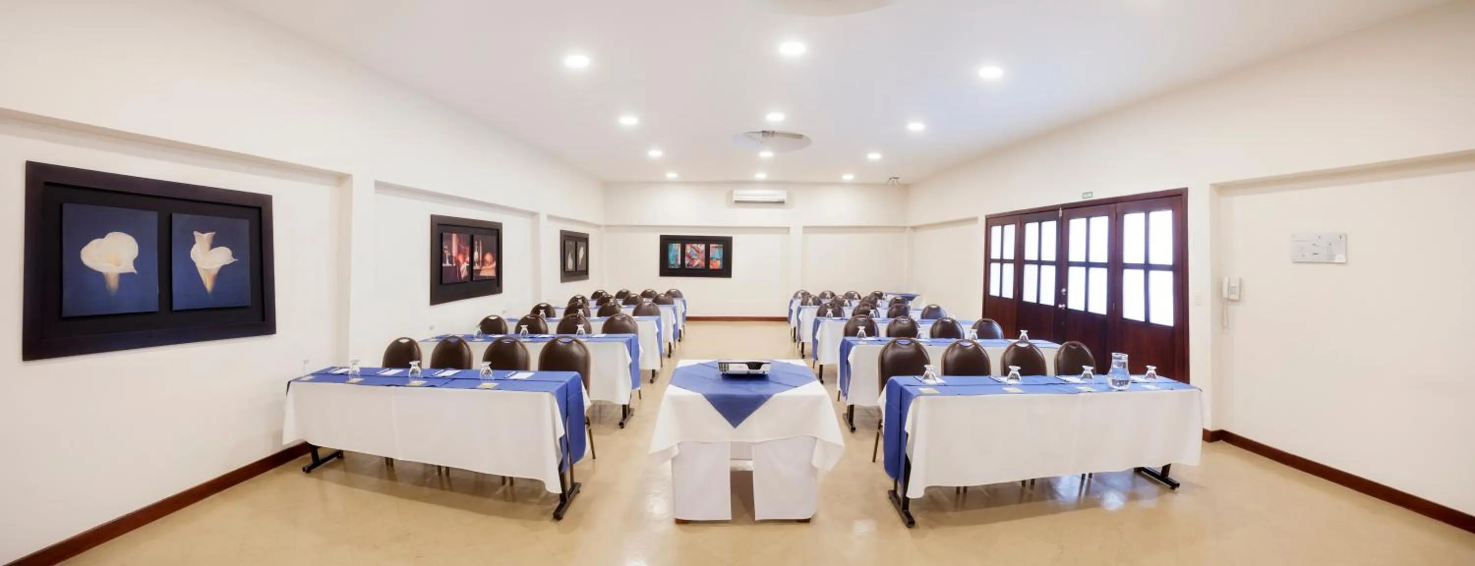 Business facilities in Loft Hotel