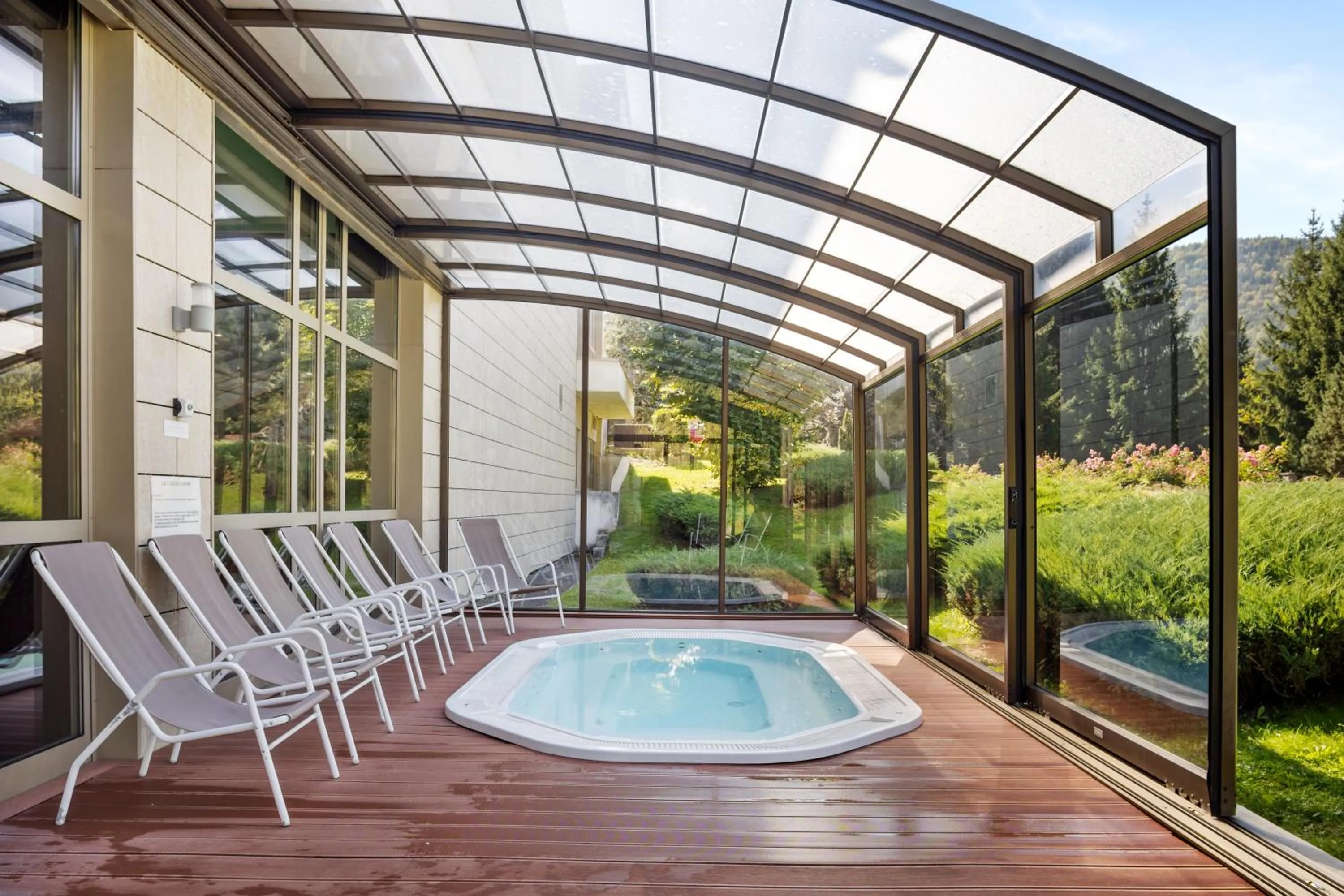 Hot Tub in Hotel Clermont