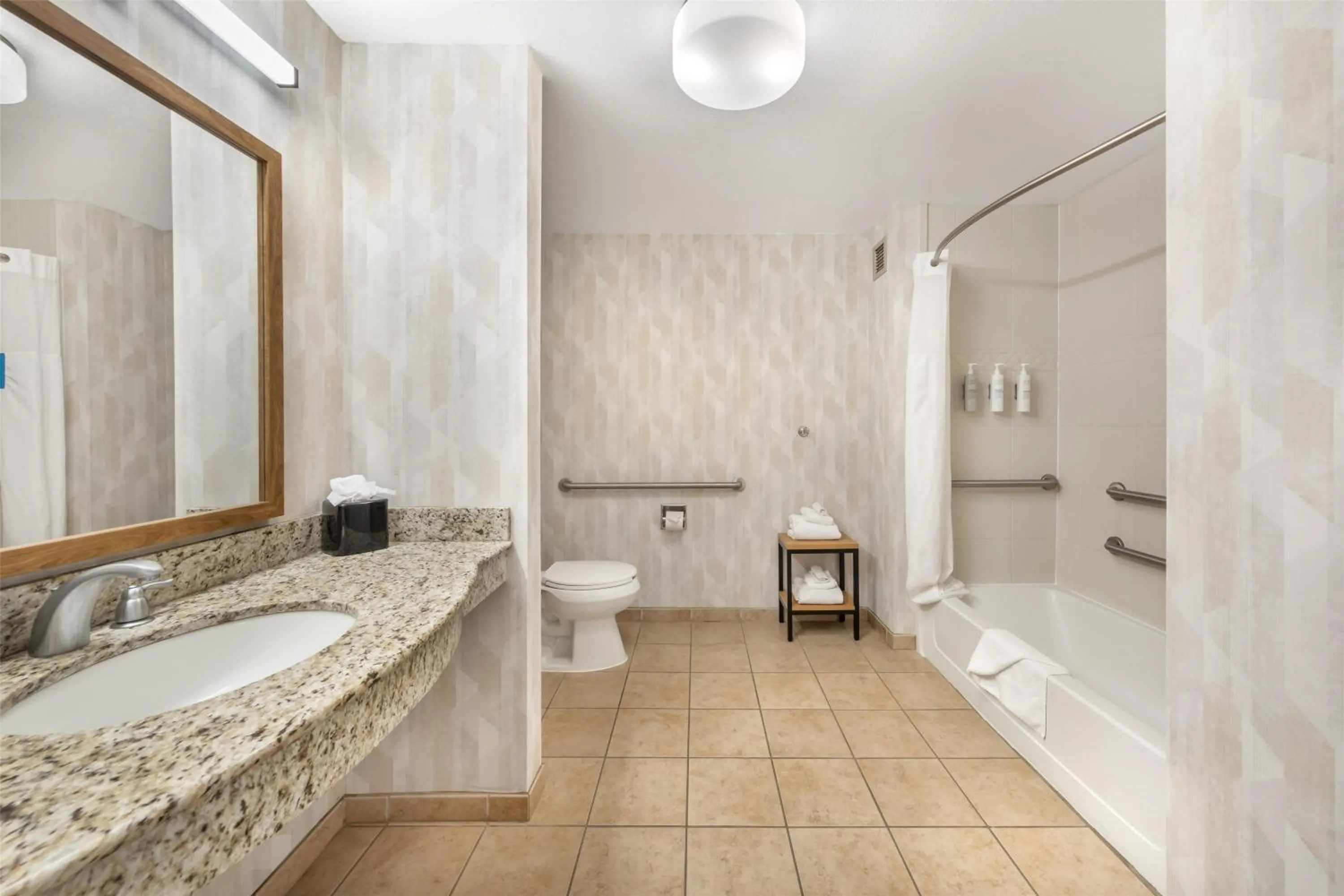 Bathroom in Hampton Inn & Suites Moreno Valley