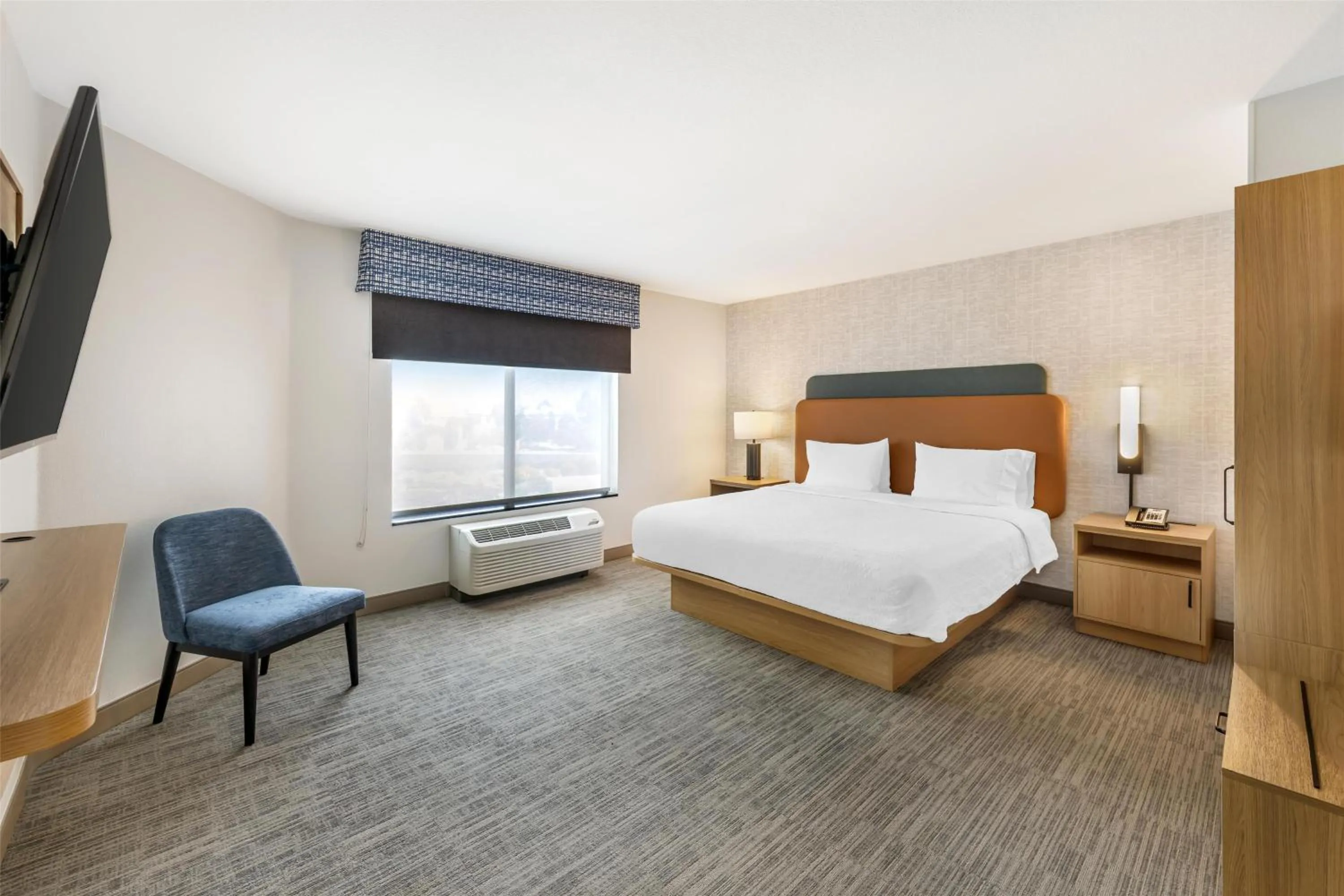 Bedroom, Bed in Hampton Inn & Suites Moreno Valley